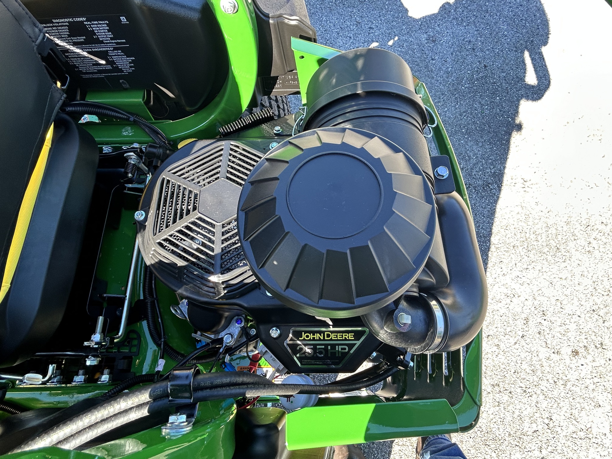 2025 John Deere Z930M Image 7