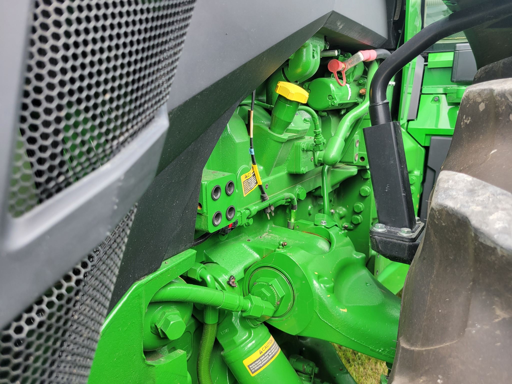 2024 John Deere 8R 370 at Heritage Tractor in Freeport, IL