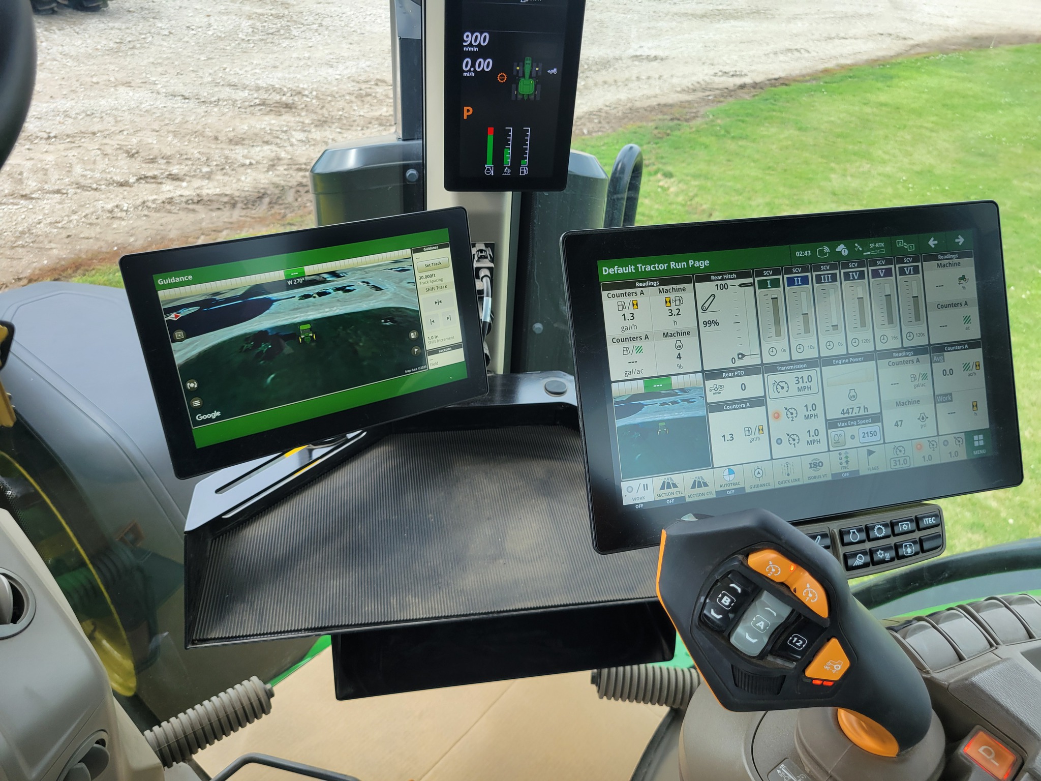  2024 John Deere 8R 370 at Heritage Tractor in Freeport, IL