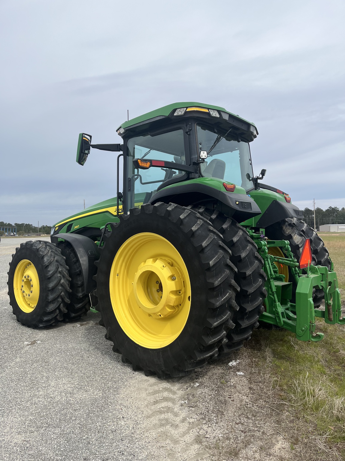 2022 John Deere 8R 340 Image 6