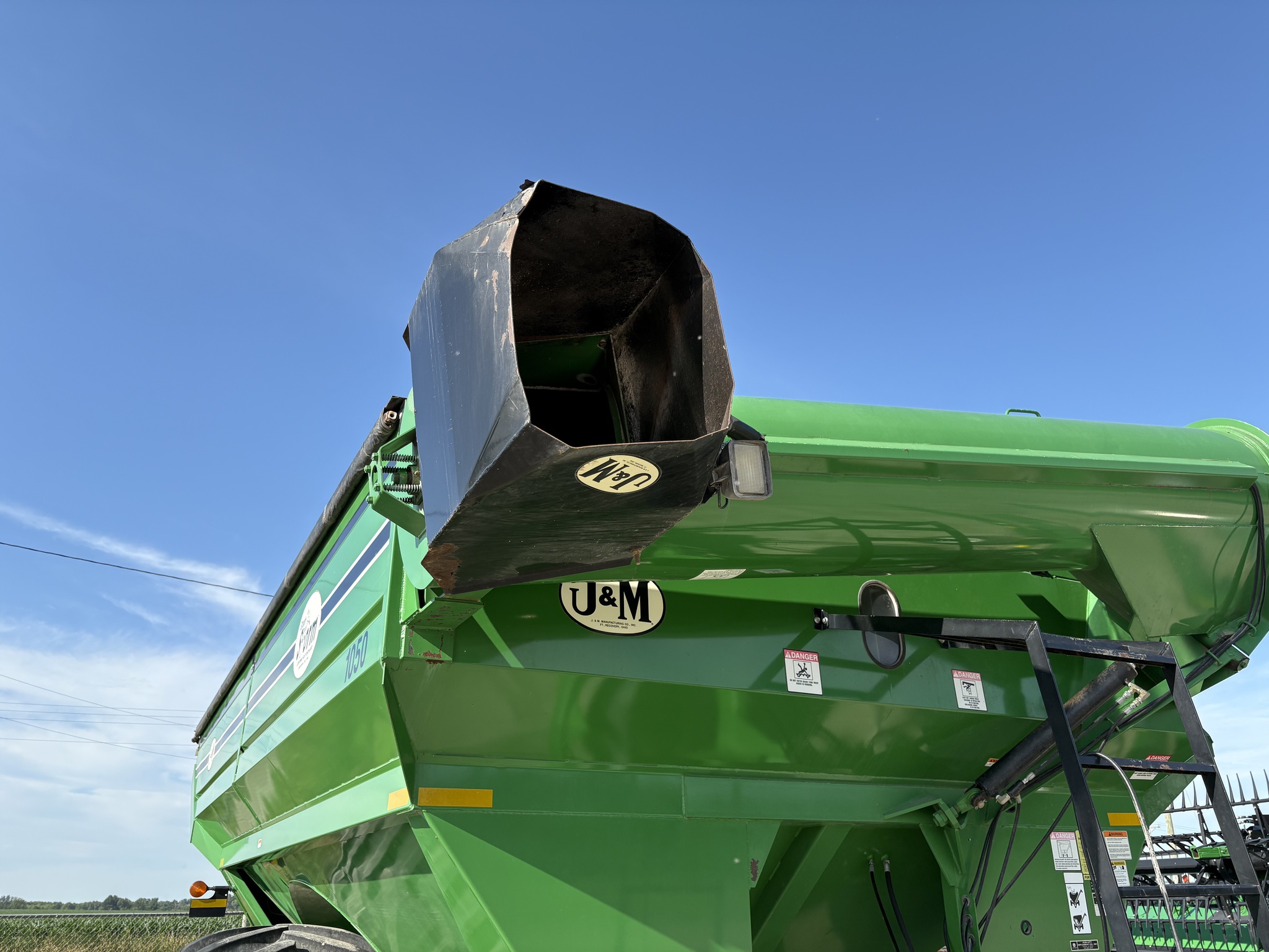 J&M 1050 Image 21