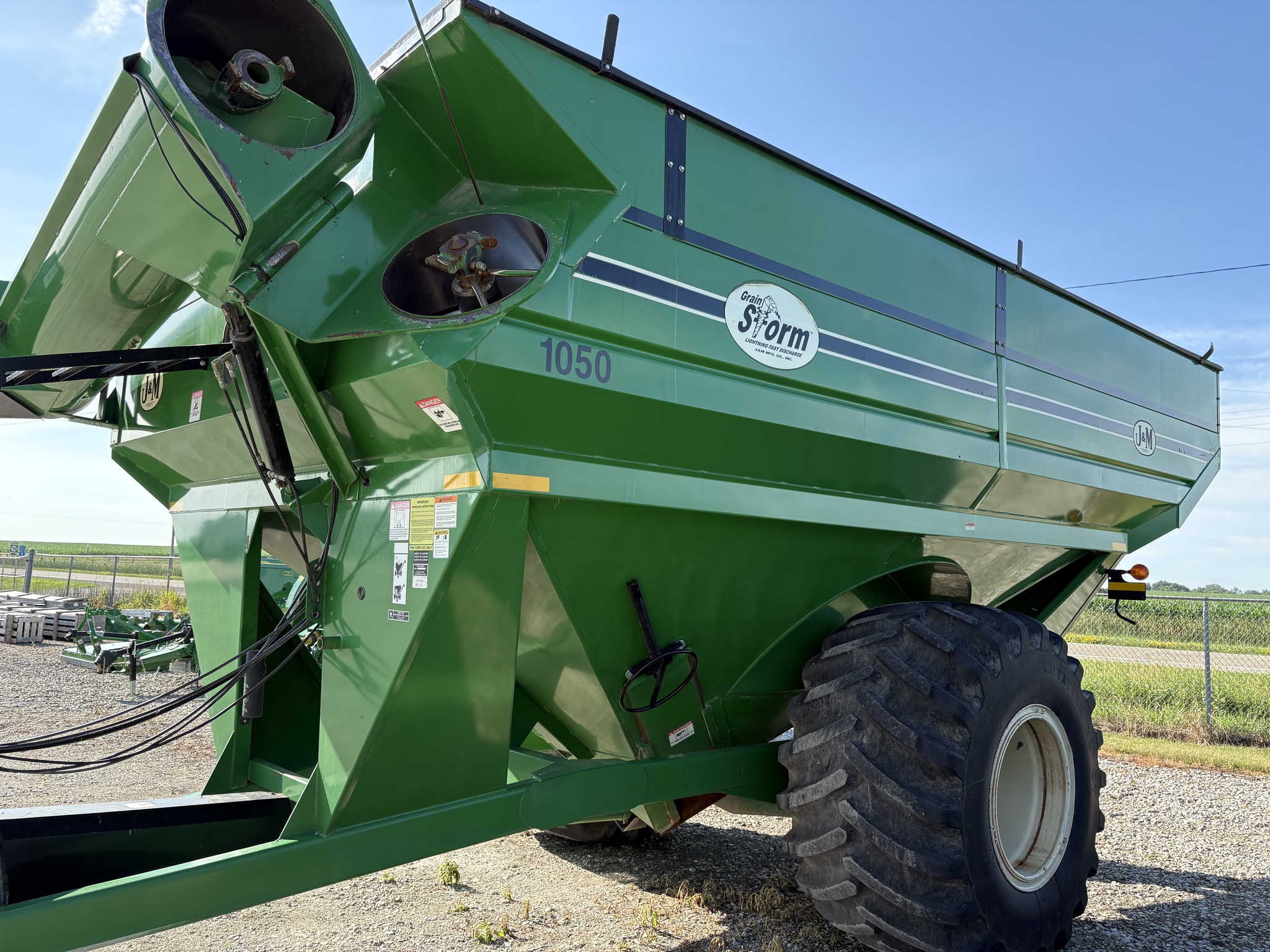 J&M 1050 Image 18