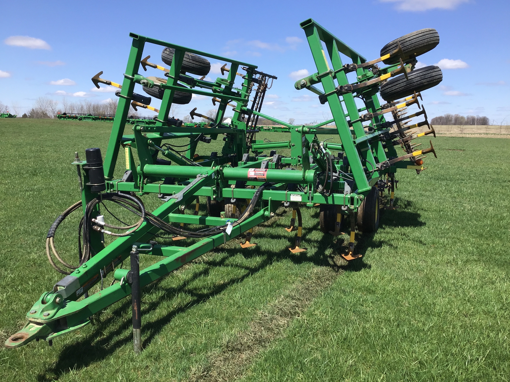 Used 2012 John Deere 2210 Field Cultivators at Koenig Equipment in Greenville, OH - PhotoXL1