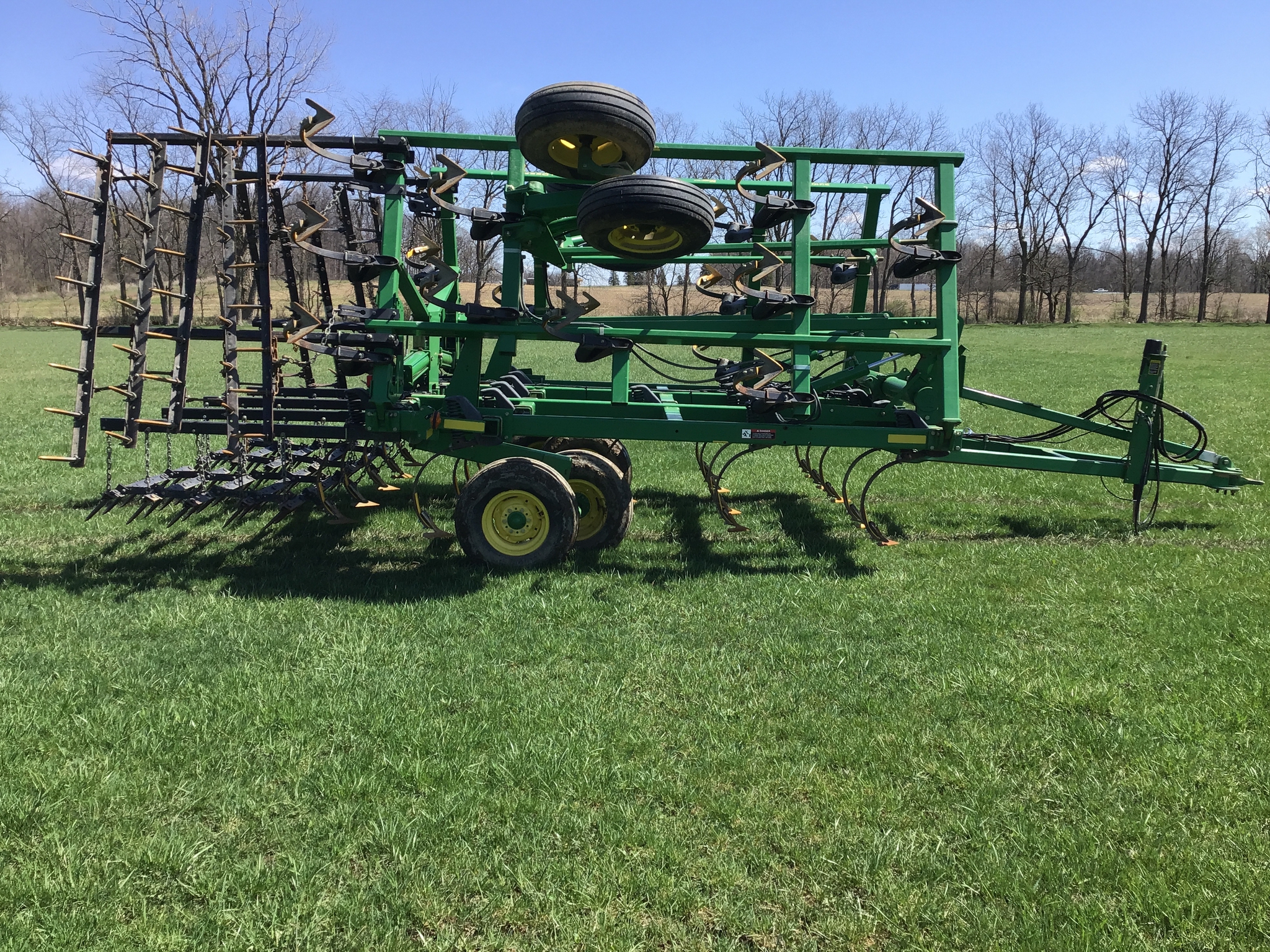 Used 2012 John Deere 2210 Field Cultivators at Koenig Equipment in Greenville, OH - PhotoXL5