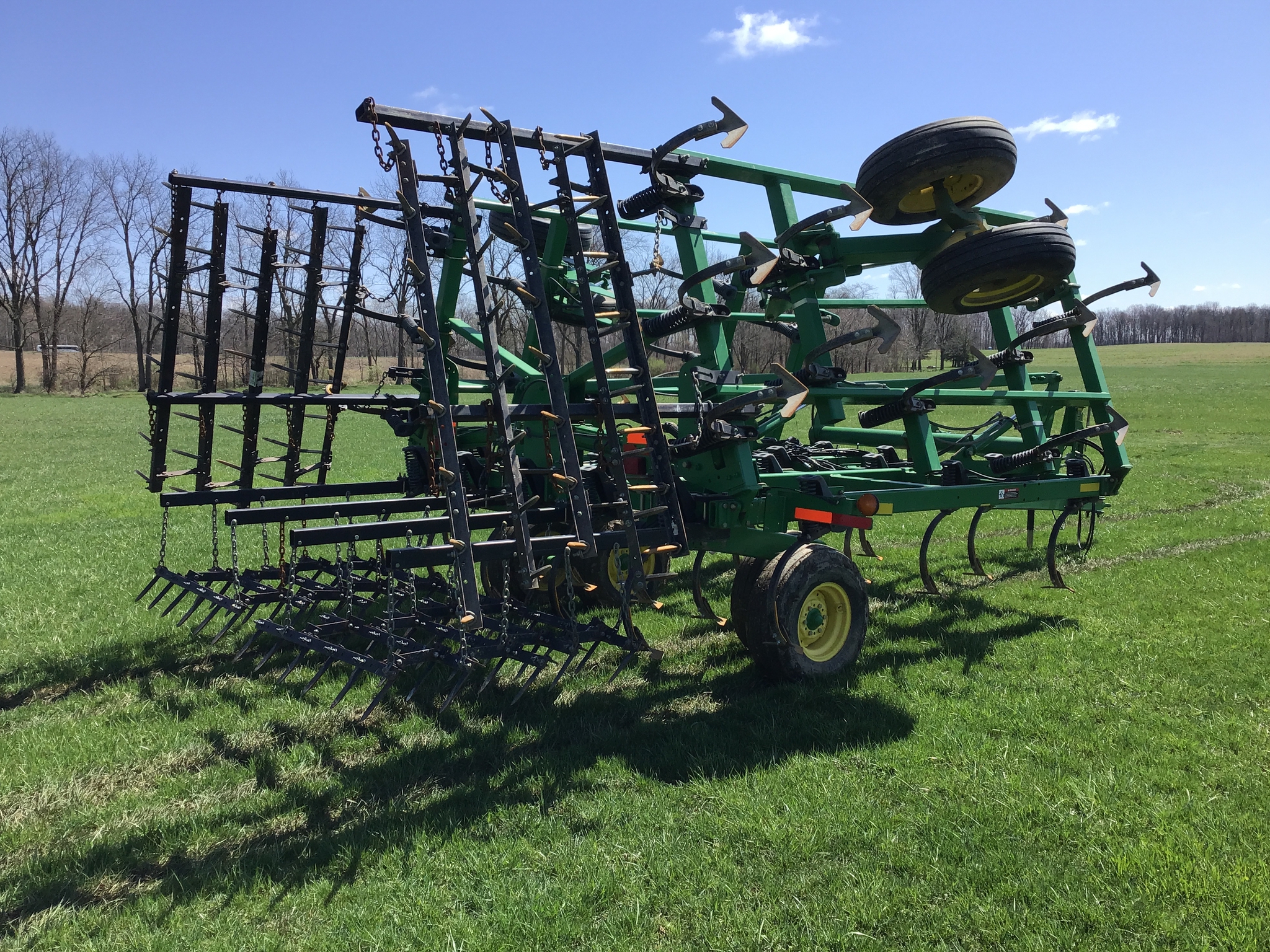 Used 2012 John Deere 2210 Field Cultivators at Koenig Equipment in Greenville, OH - PhotoXL4