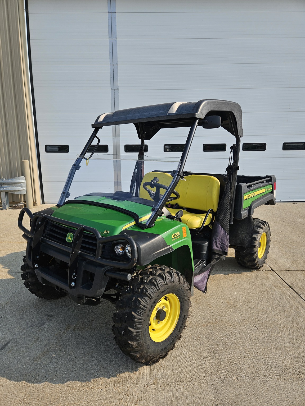 2017 John Deere XUV825I Image 2