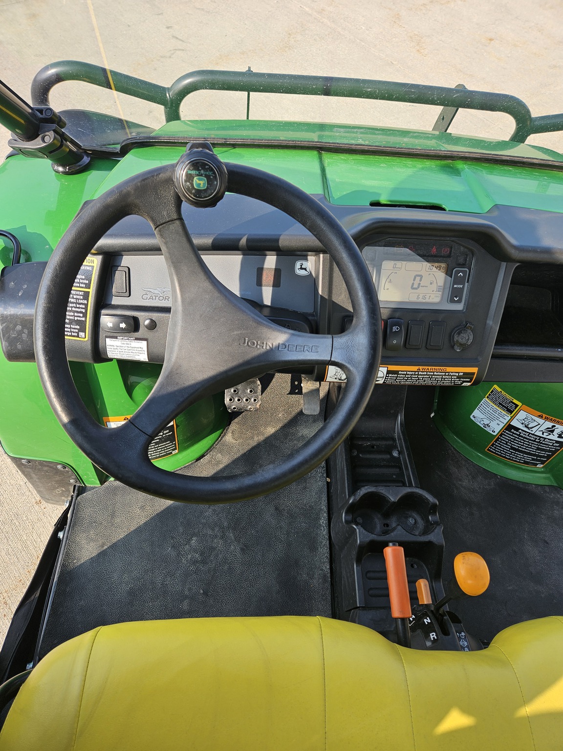 2017 John Deere XUV825I Image 9