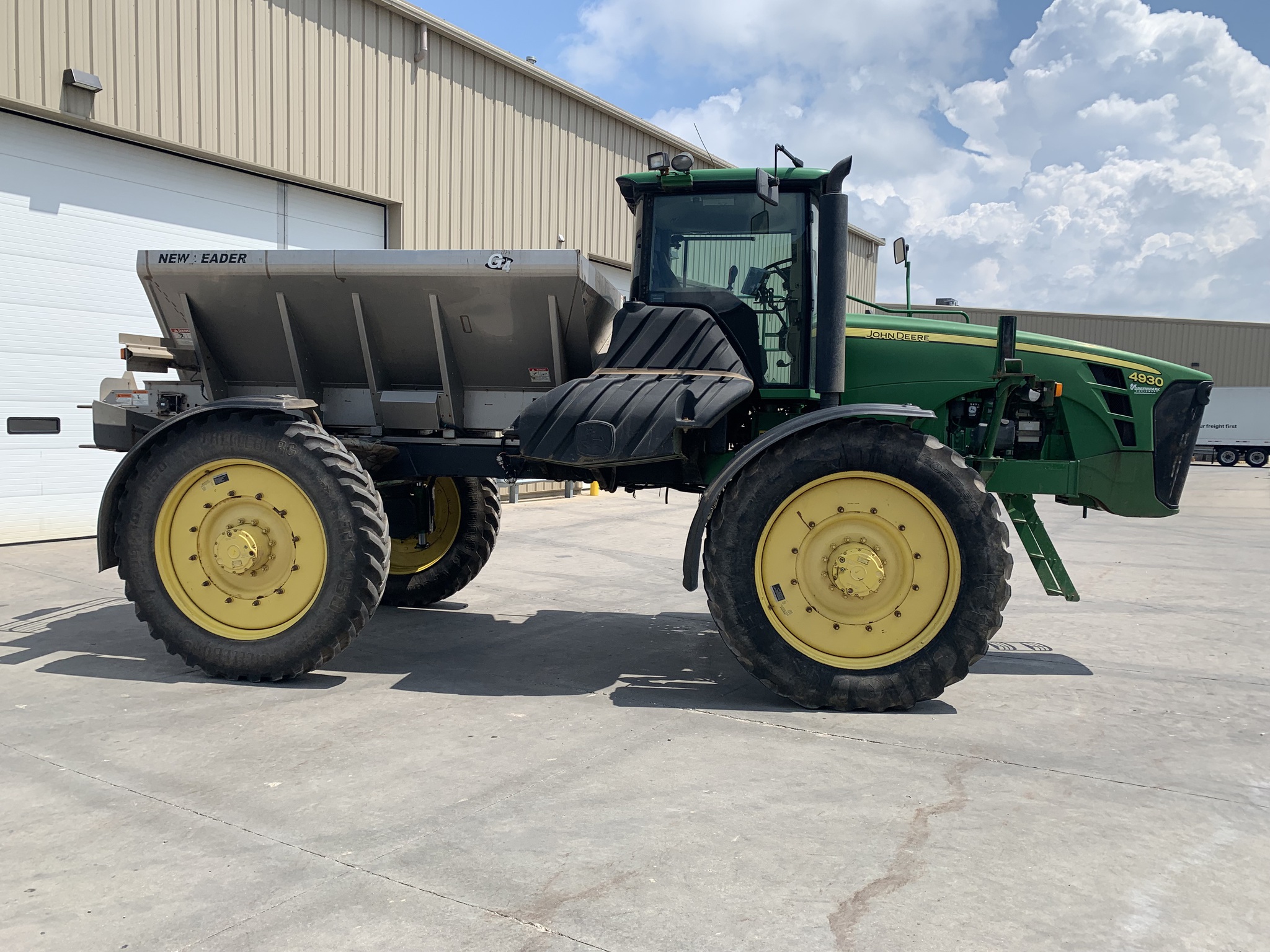 2009 John Deere 4930 Image 2