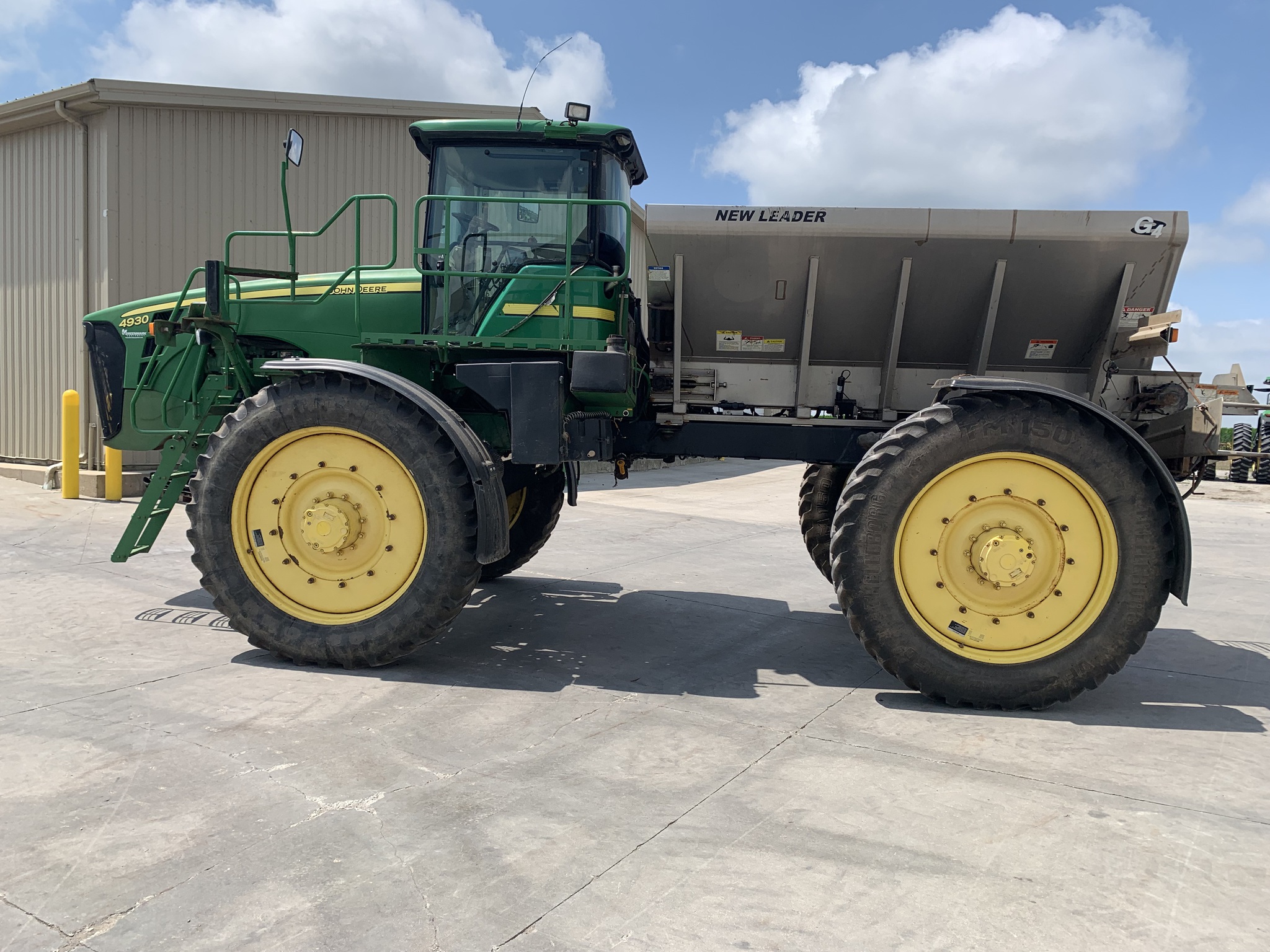 2009 John Deere 4930 Image 6