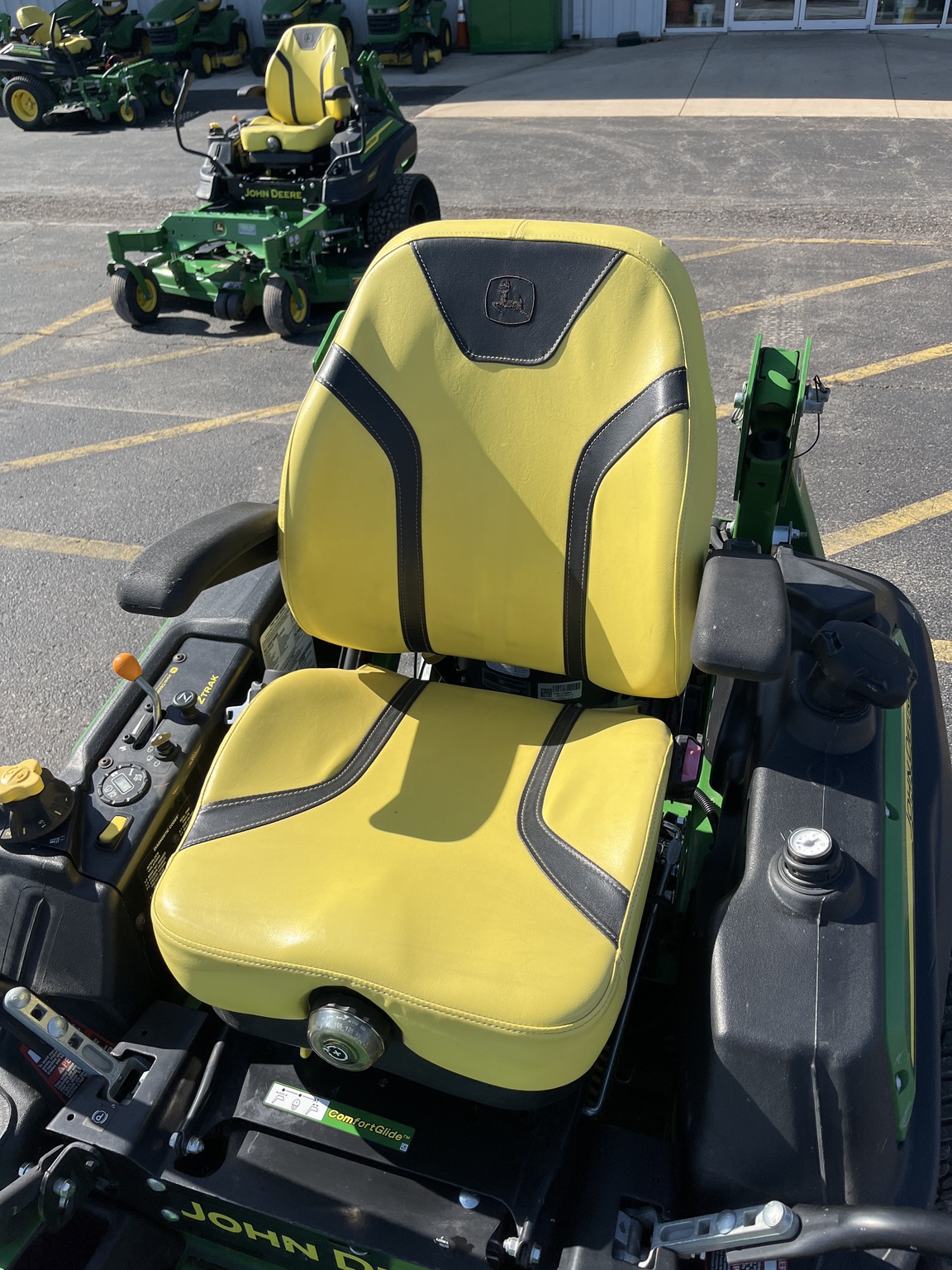 2021 John Deere Z930M Image 7
