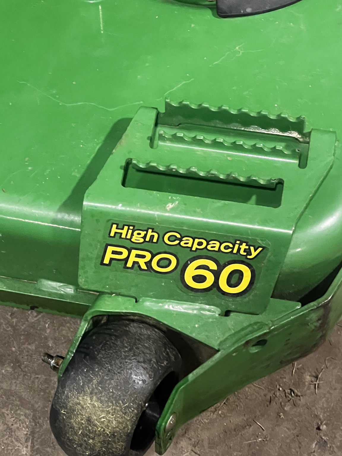2023 John Deere Z740R Image 2