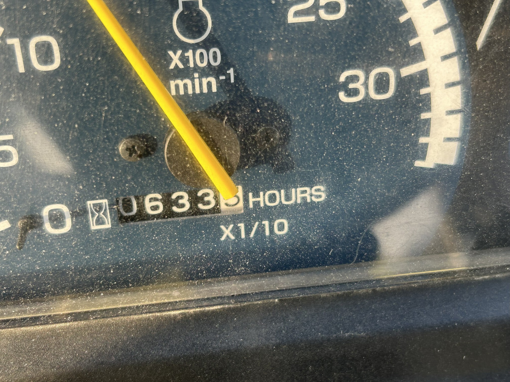 2015 John Deere 2025R Image 3