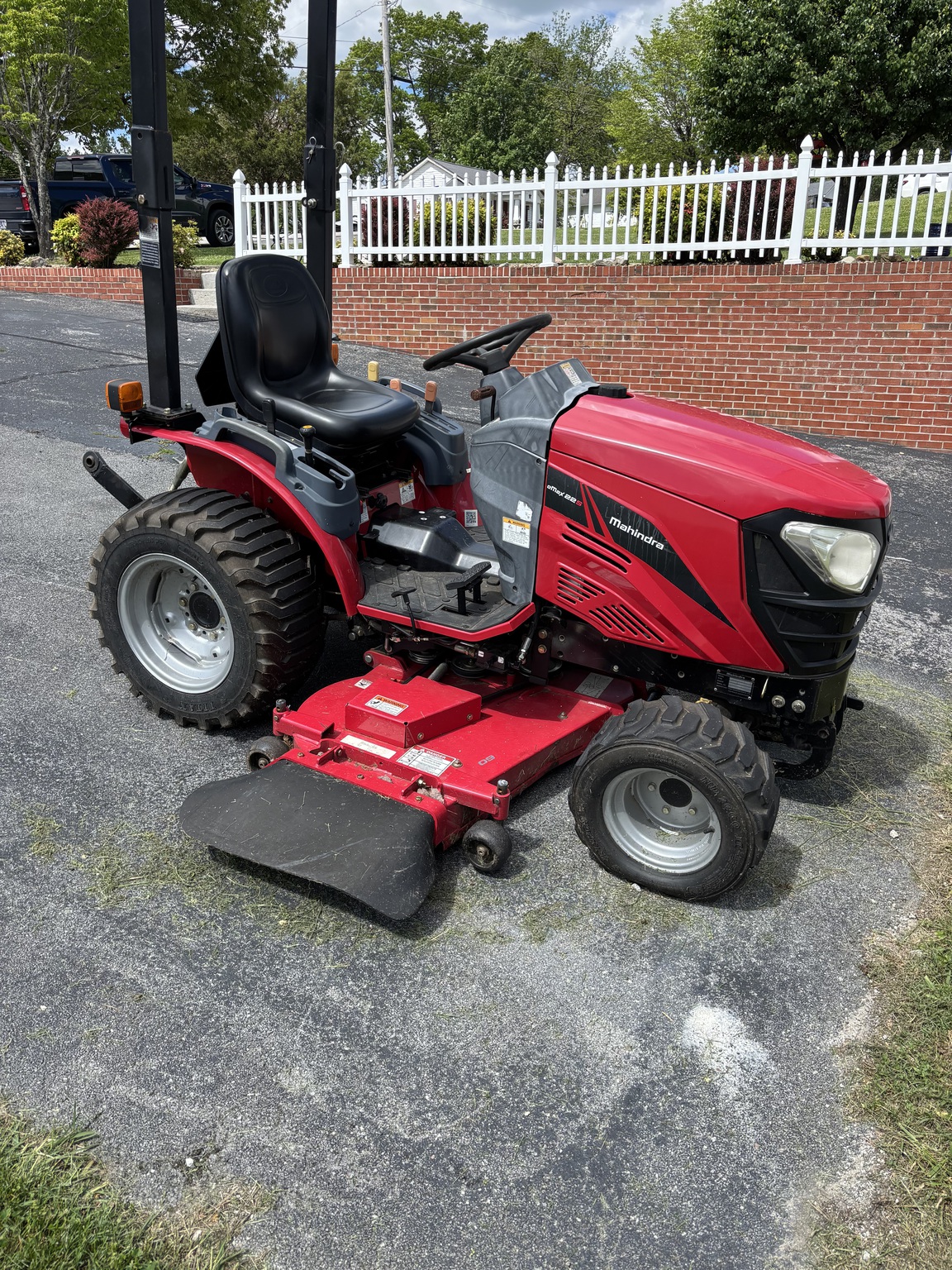 2019 Mahindra EMAX 22S Image 1