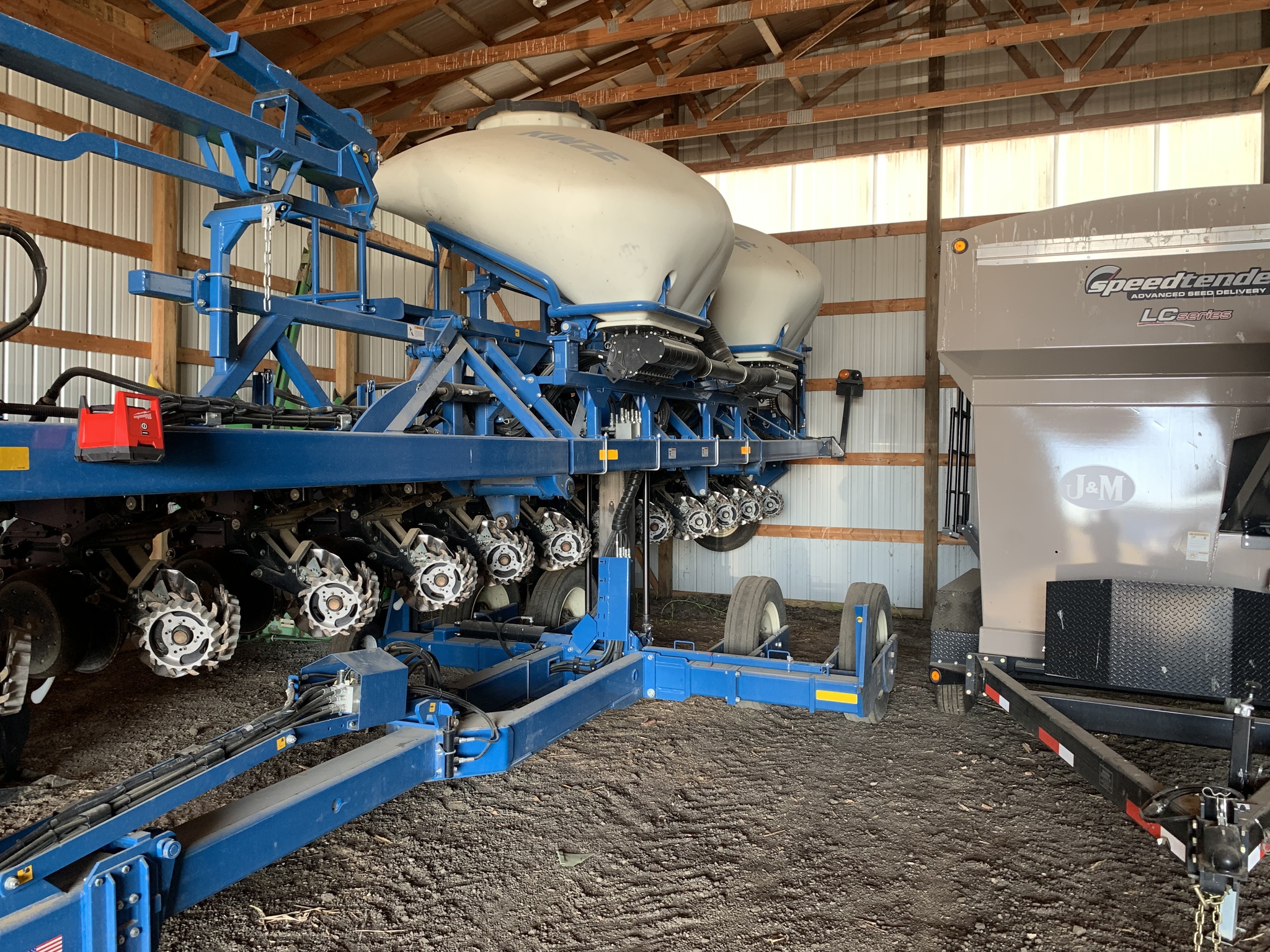 2021 Kinze 3605 Image 20