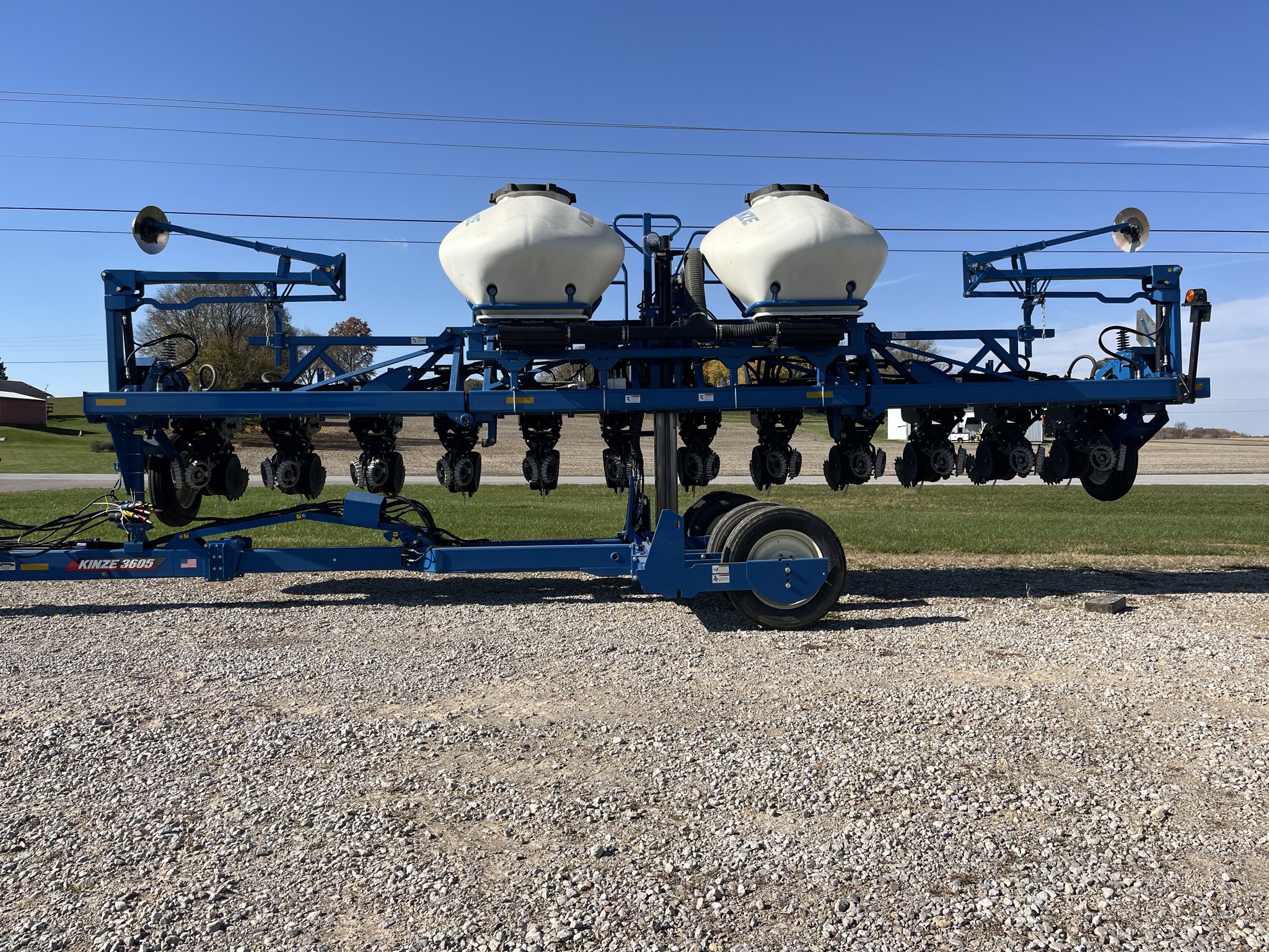 2021 Kinze 3605 Image 1