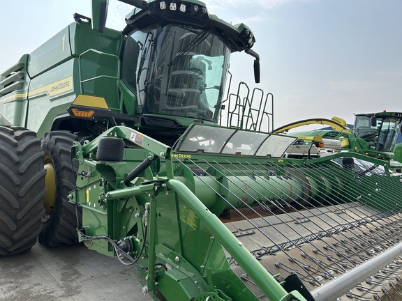 Used 2023 John Deere X9 1100 Combines at Horizon Ag & Turf in Wetaskiwin, AB - Photo4
