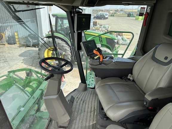 Used 2023 John Deere X9 1100 Combines at Horizon Ag & Turf in Wetaskiwin, AB - Photo7