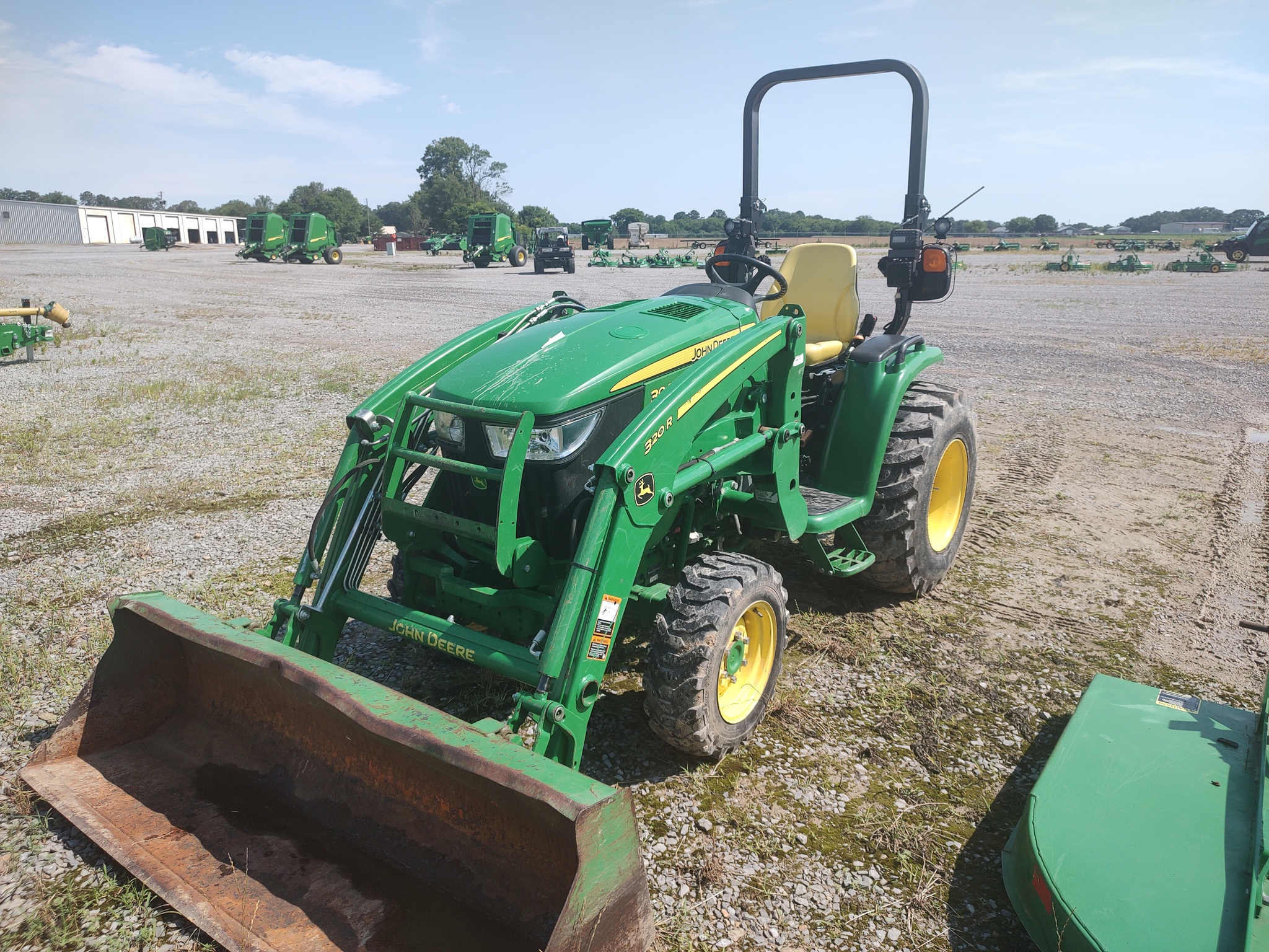 2019 John Deere 3046R