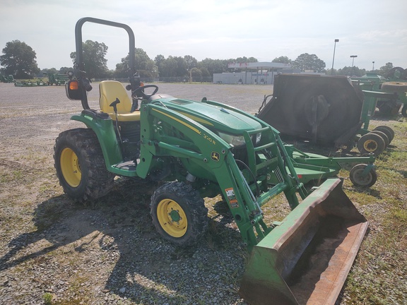 2019 John Deere 3046R