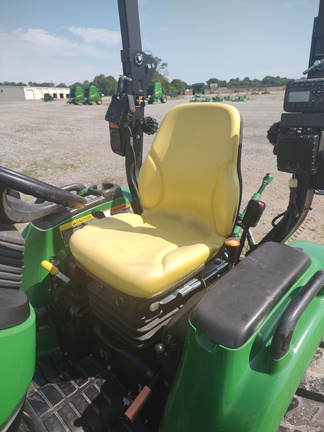 2019 John Deere 3046R
