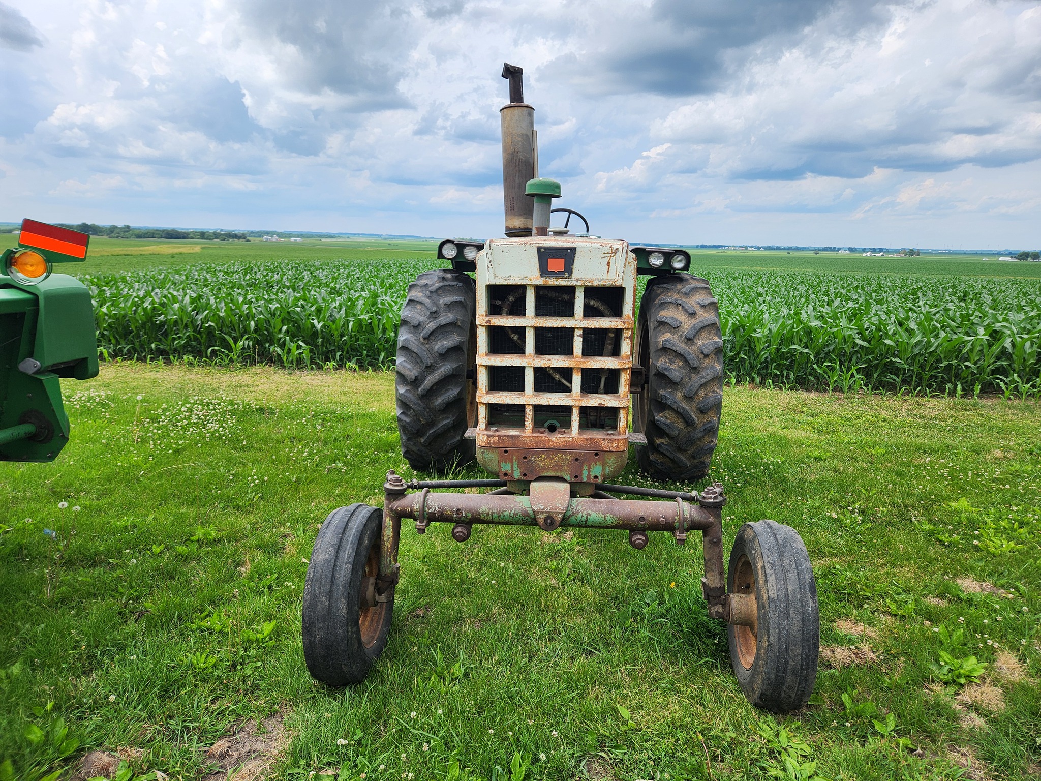  1964 Oliver 1850 at Heritage Tractor in Kewanee, IL