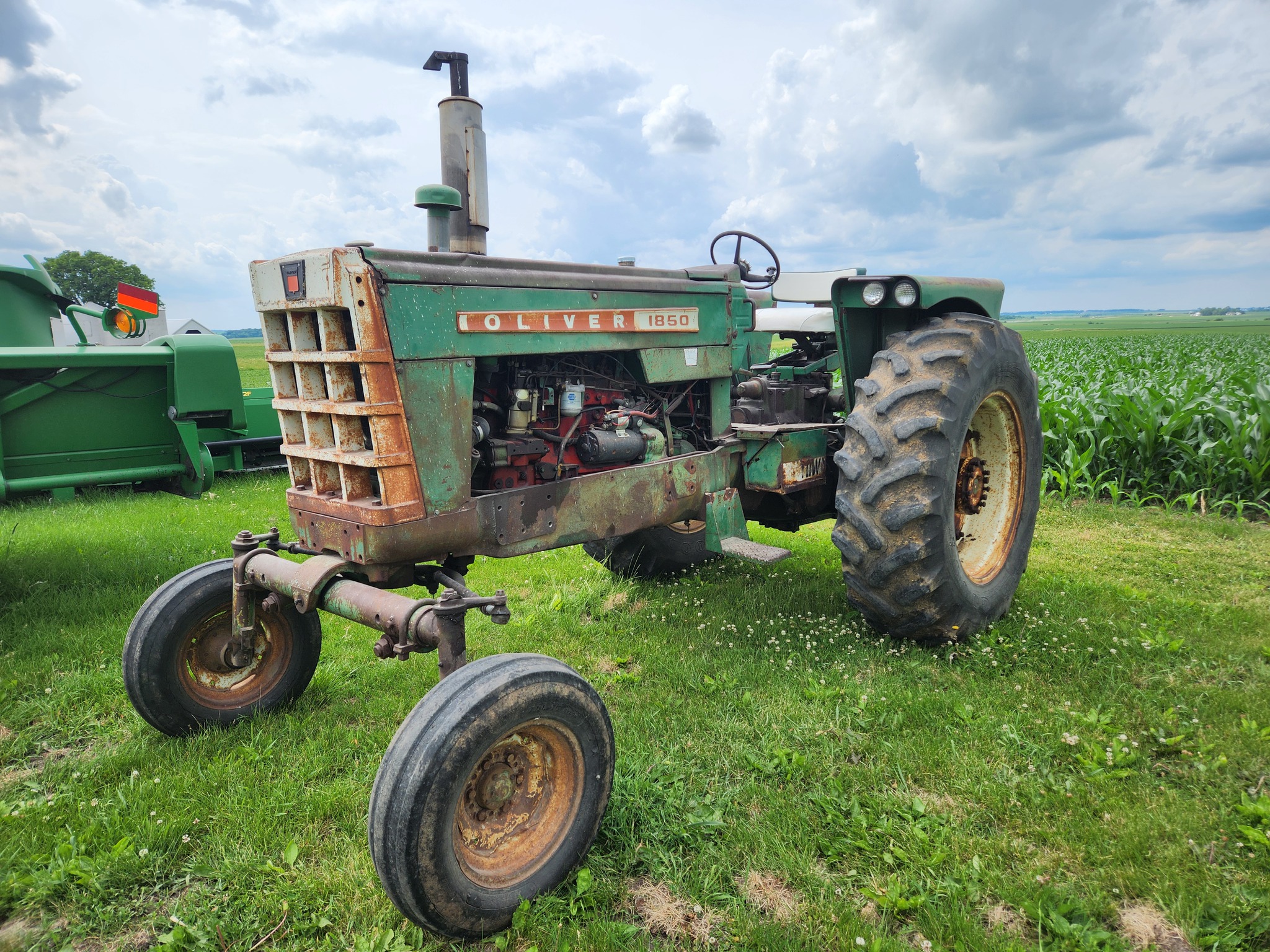  1964 Oliver 1850 at Heritage Tractor in Kewanee, IL