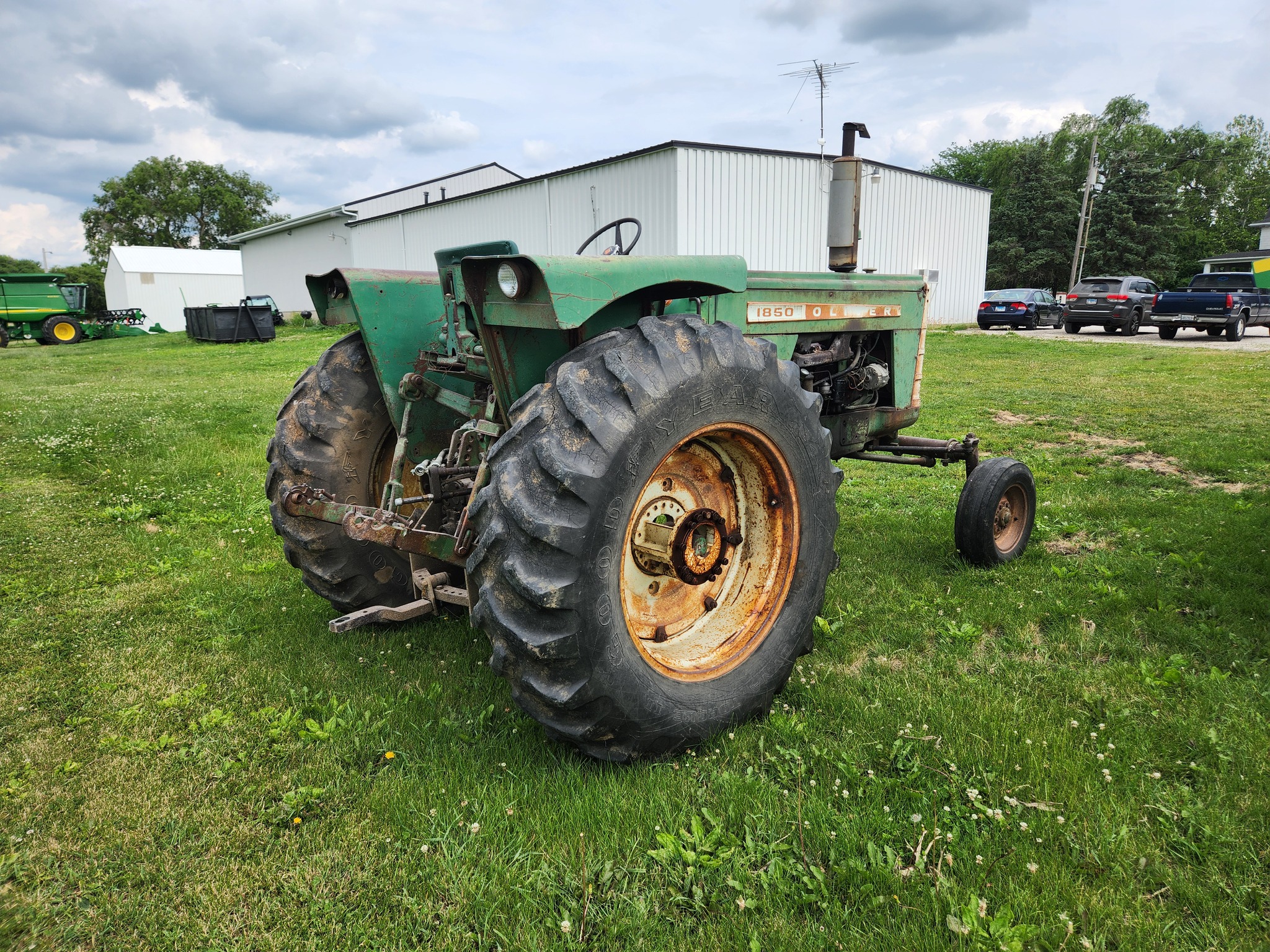  1964 Oliver 1850 at Heritage Tractor in Kewanee, IL