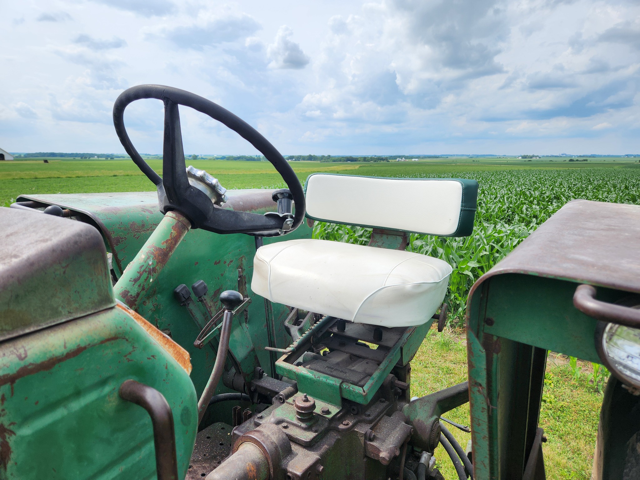  1964 Oliver 1850 at Heritage Tractor in Kewanee, IL