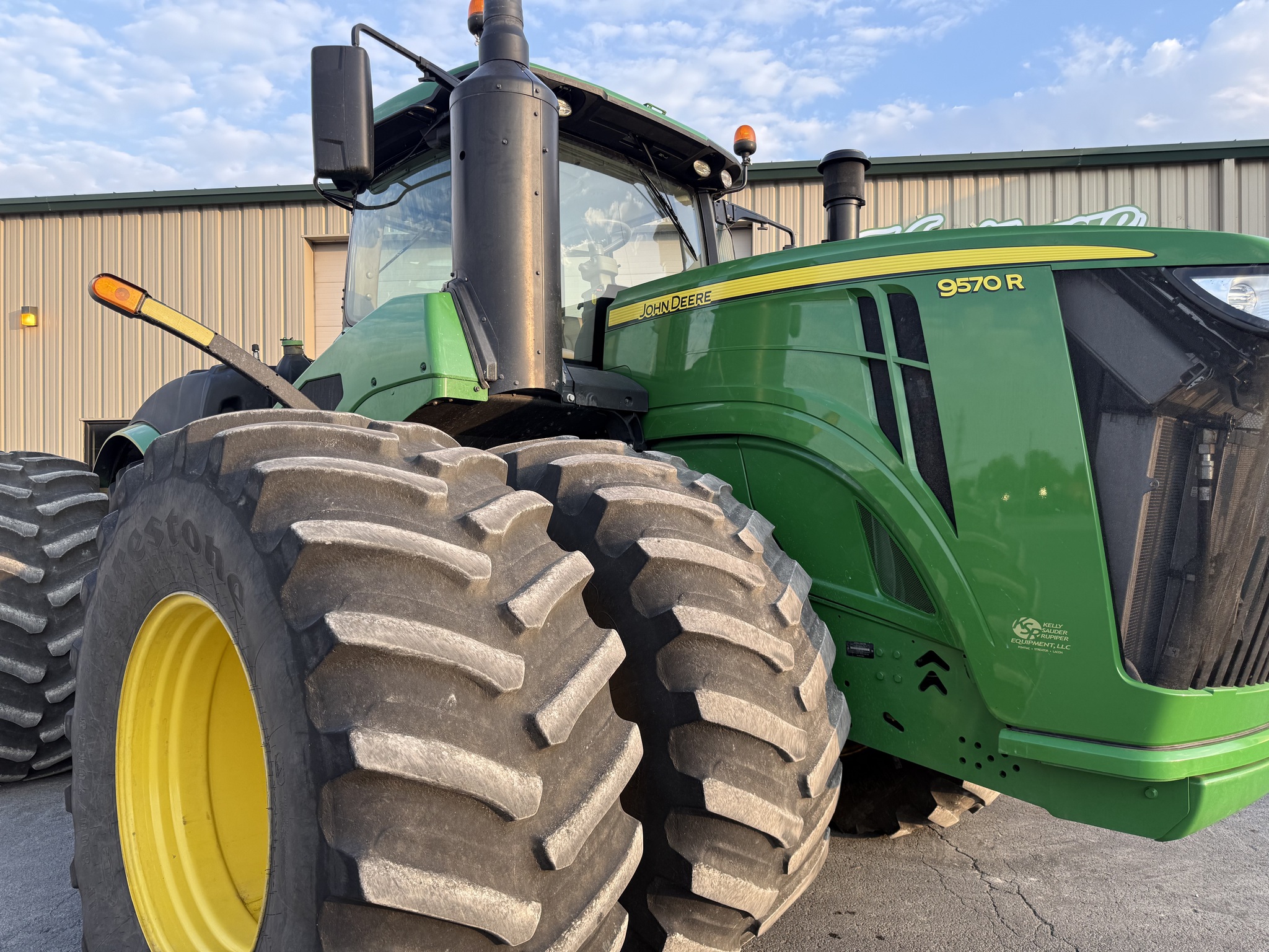  2018 John Deere 9570R at Heritage Tractor in Pontiac, IL