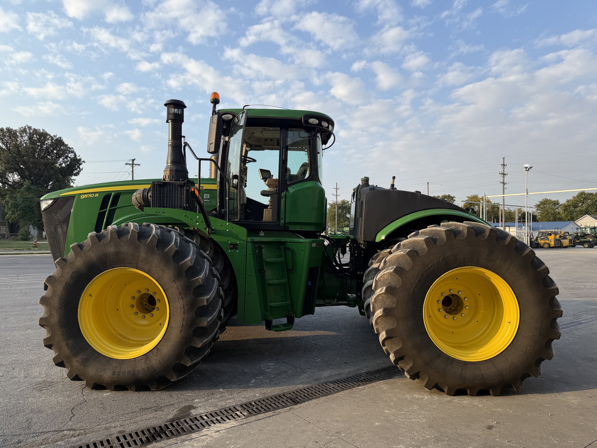  2018 John Deere 9570R at Heritage Tractor in Pontiac, IL