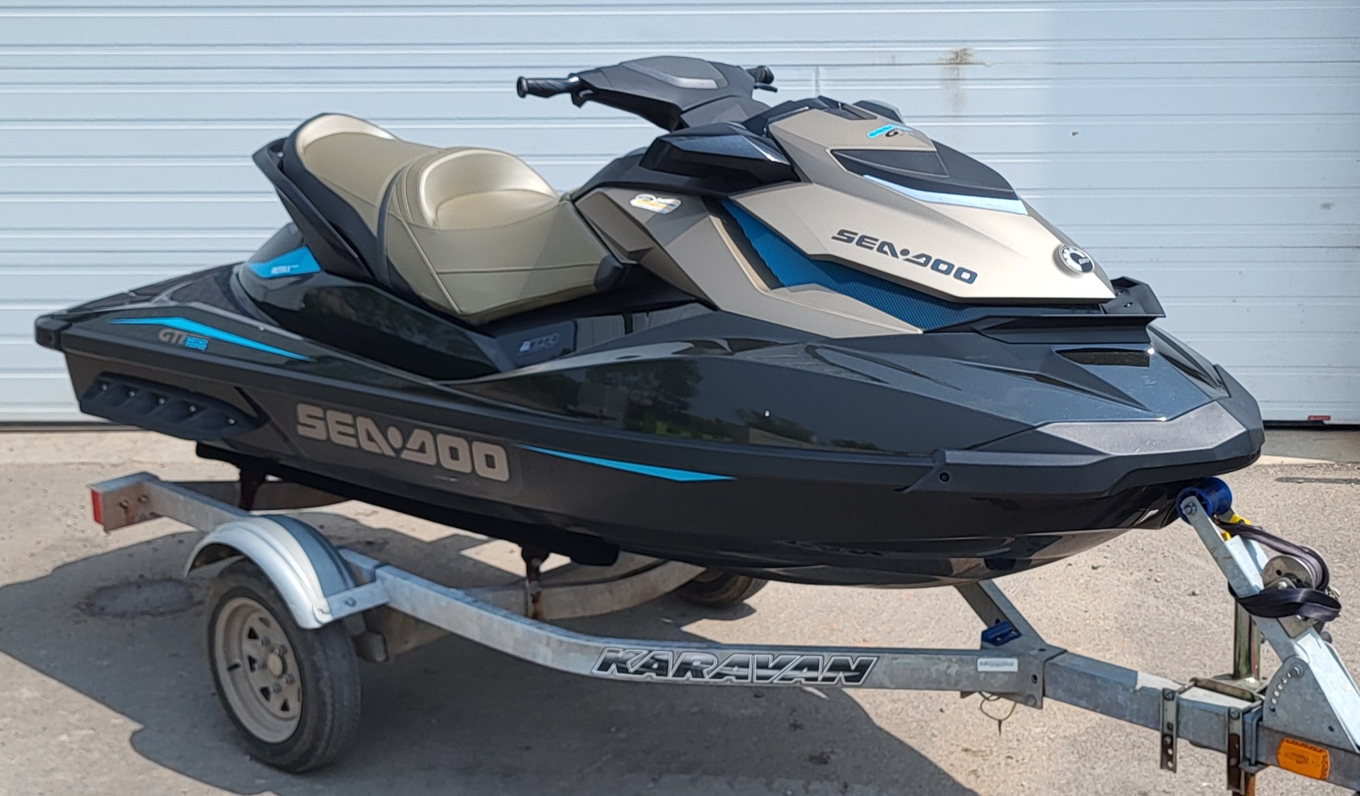 2017 Seadoo GTi 155 Limited Image 2