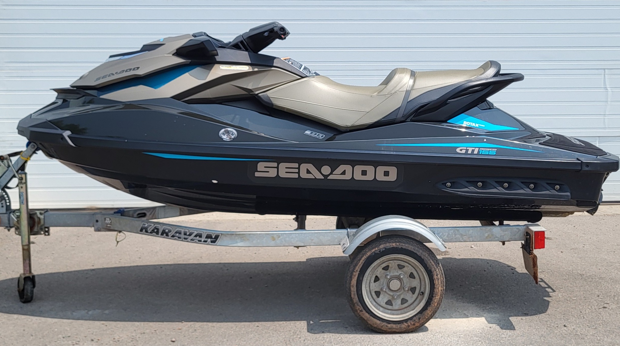 2017 Seadoo GTi 155 Limited Image 3