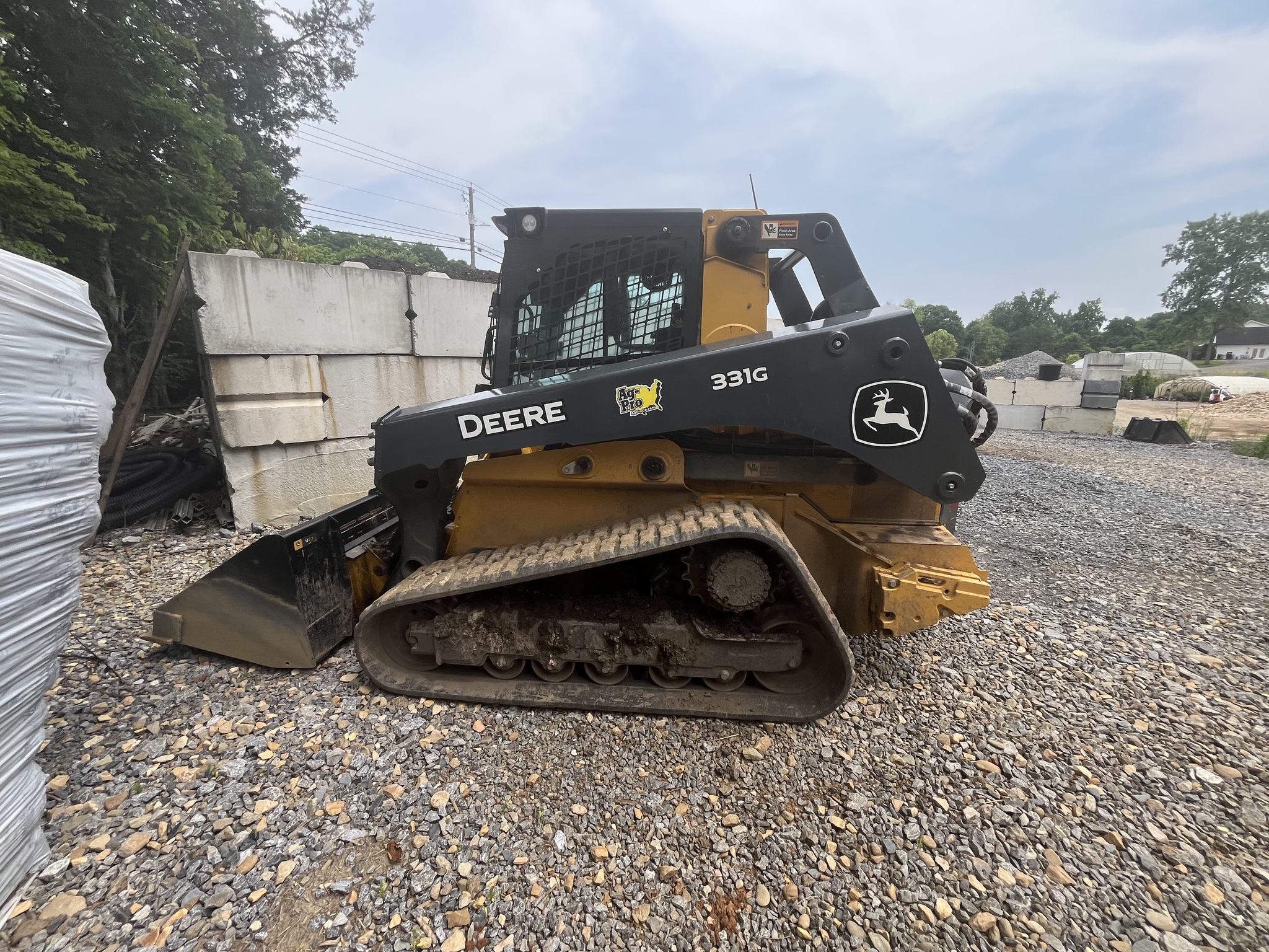 2024 John Deere 331G Image 7