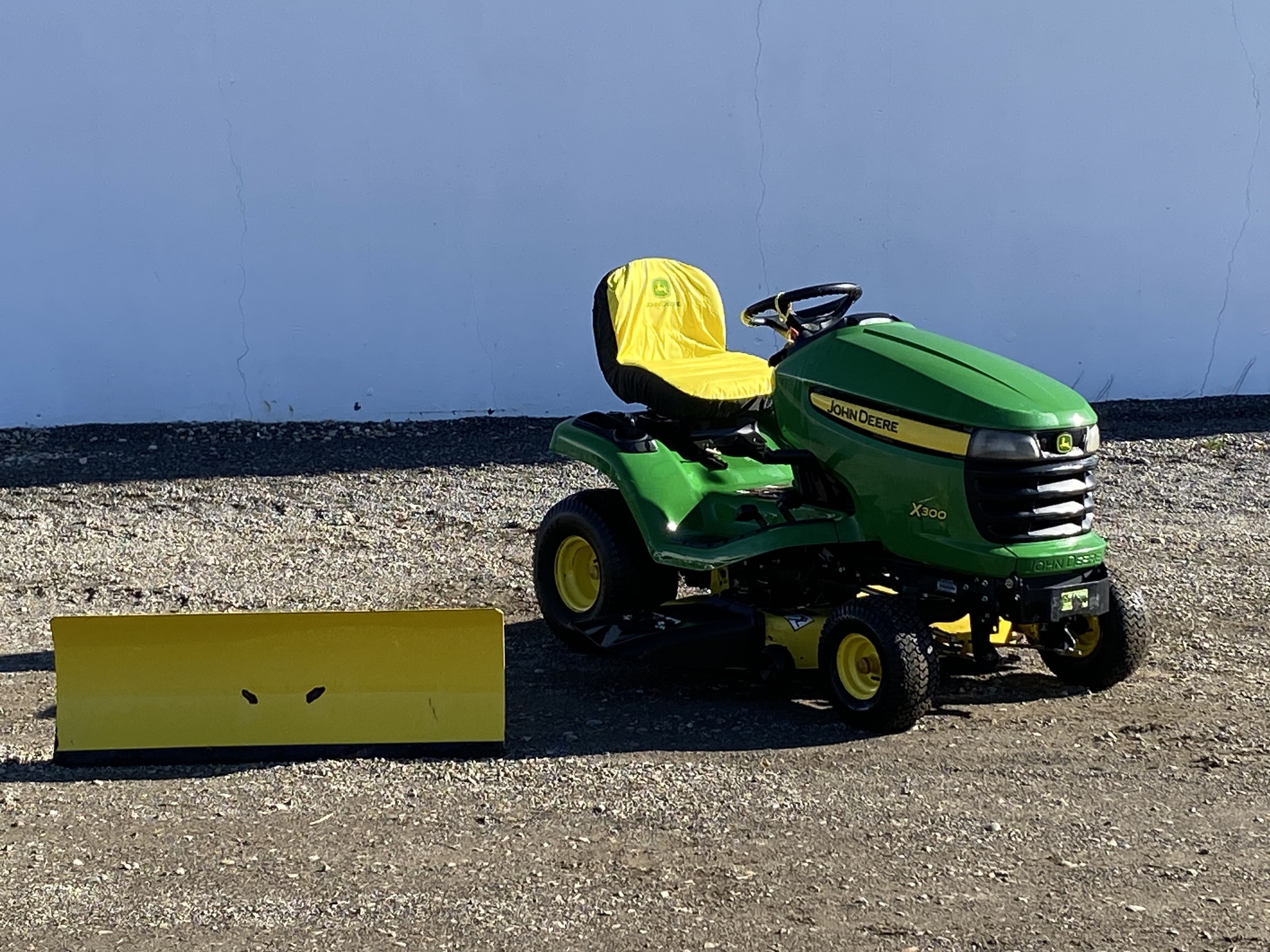 2008 John Deere X300 Image 1