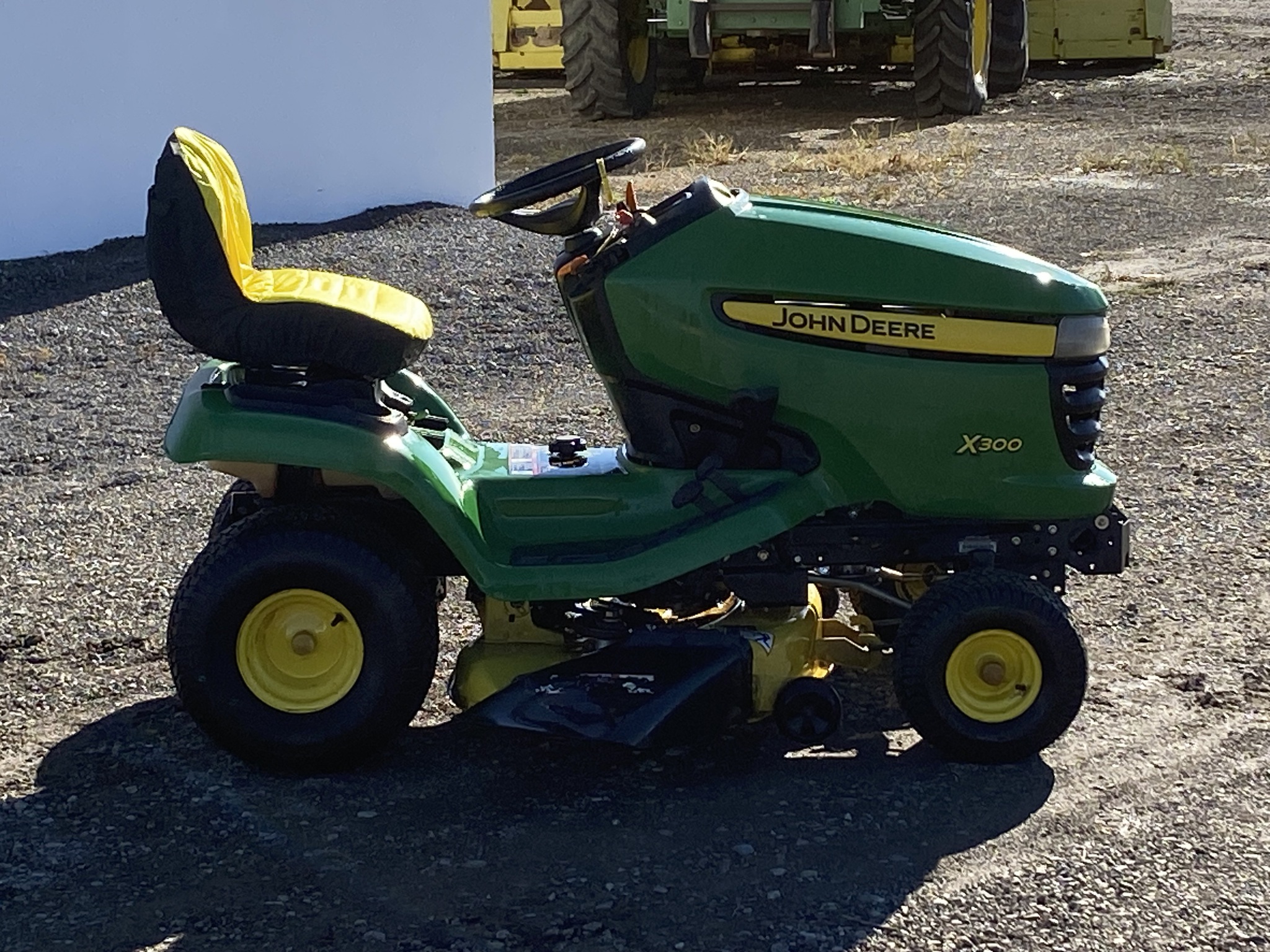 2008 John Deere X300 Image 2