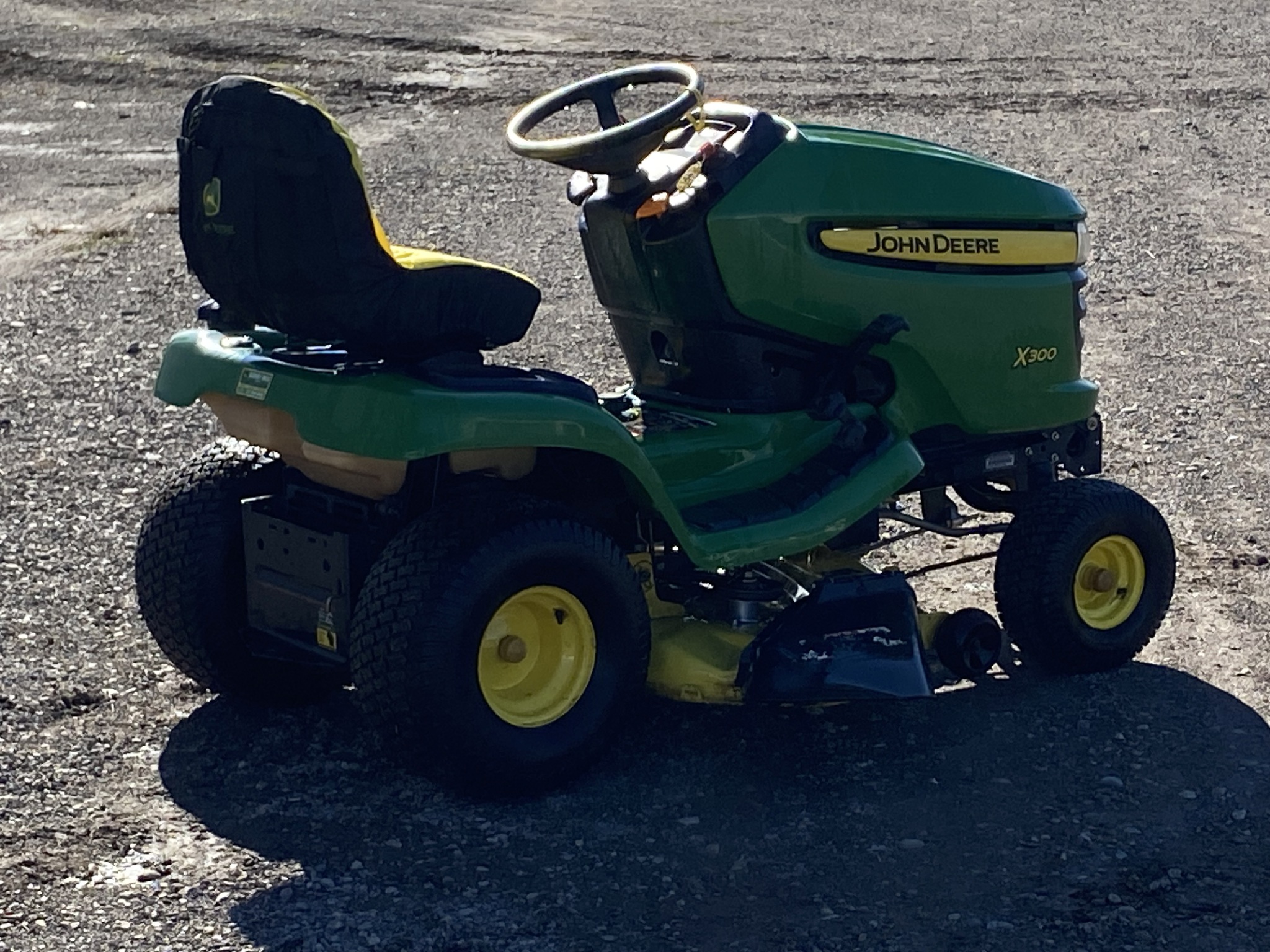 2008 John Deere X300 Image 3