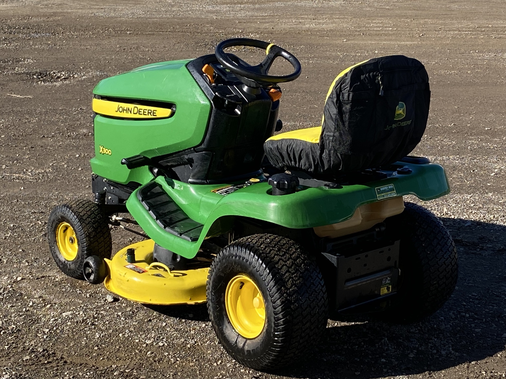 2008 John Deere X300 Image 5