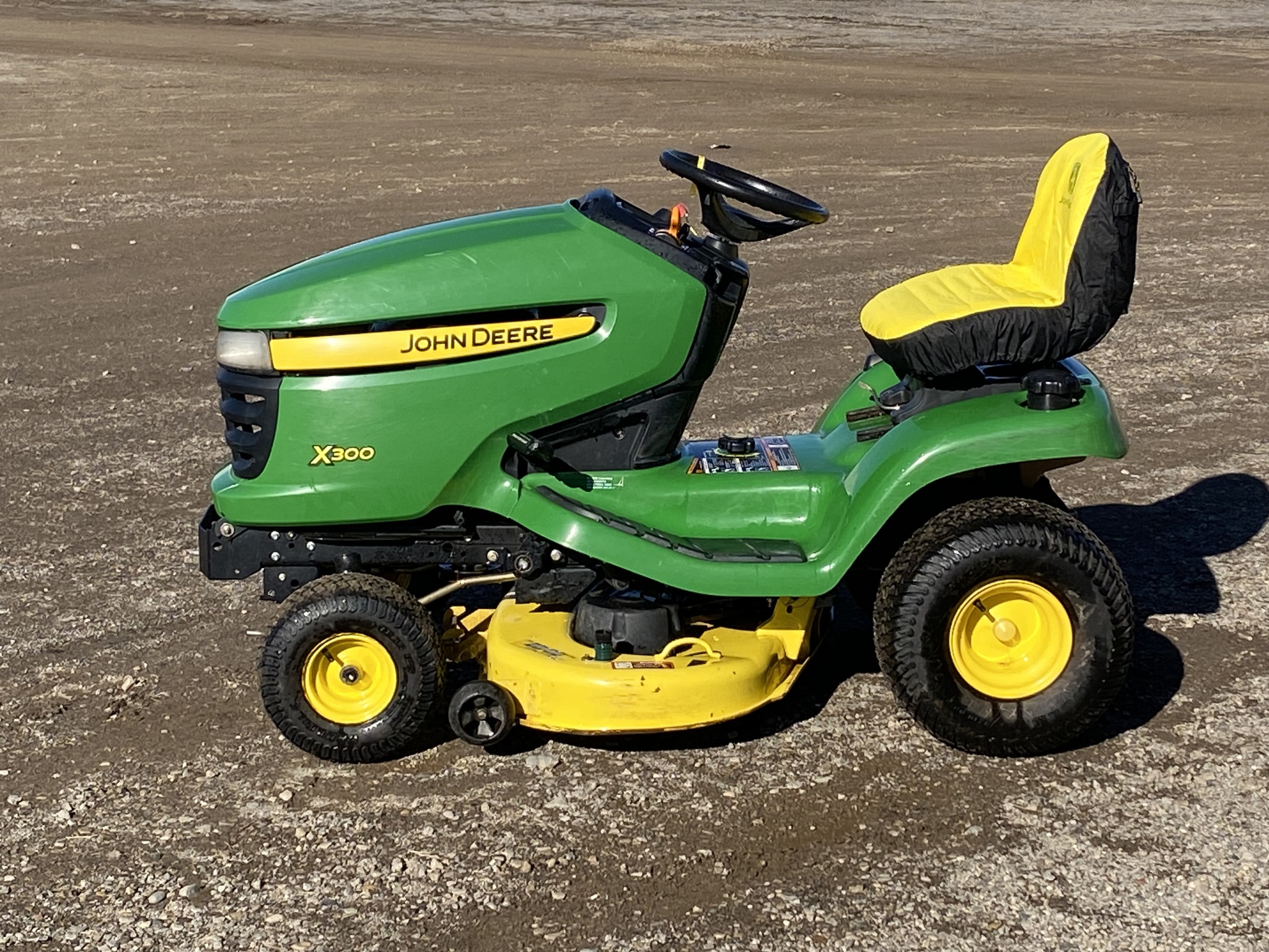 2008 John Deere X300 Image 6
