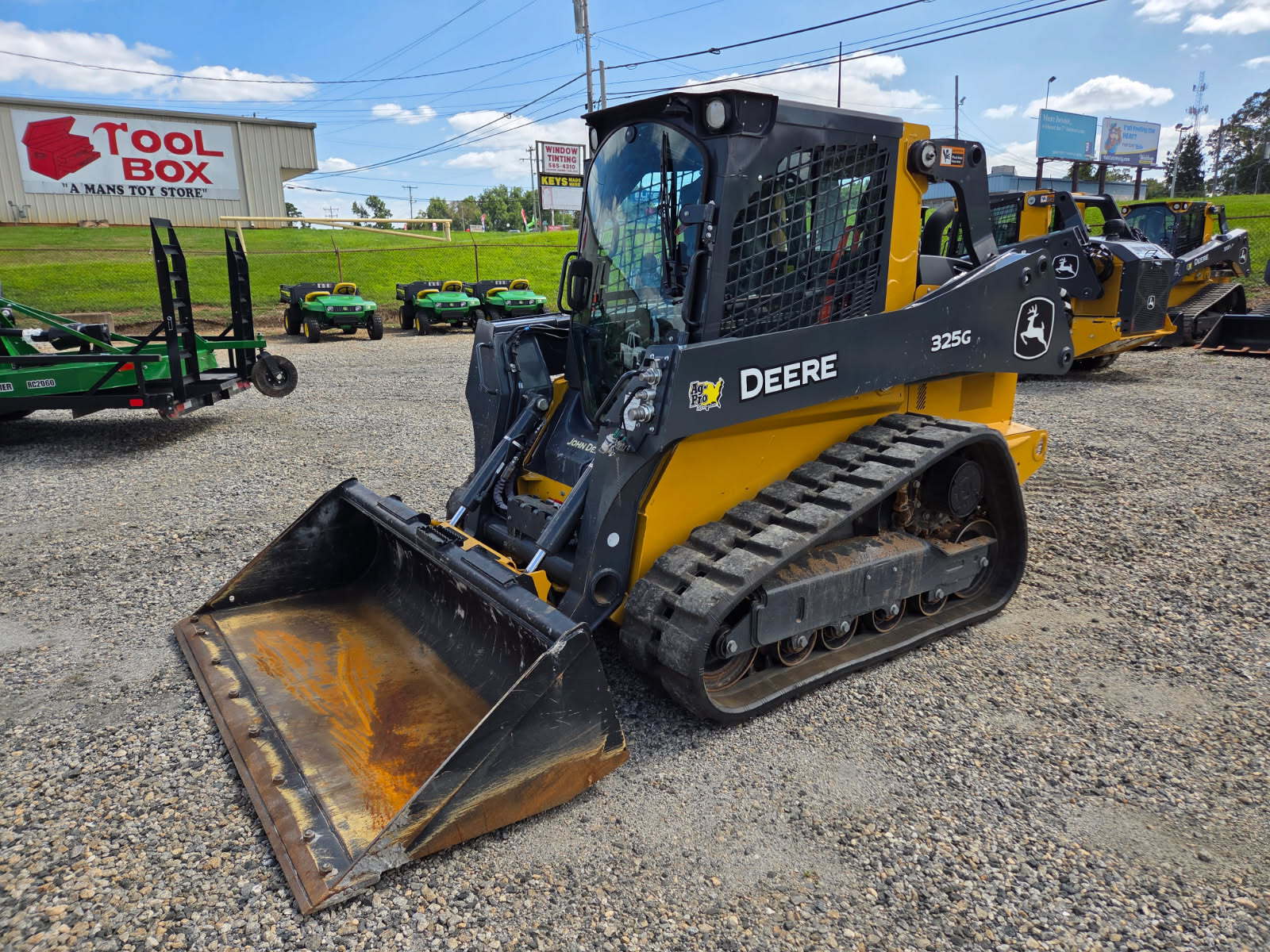 2023 John Deere 325G Image 1