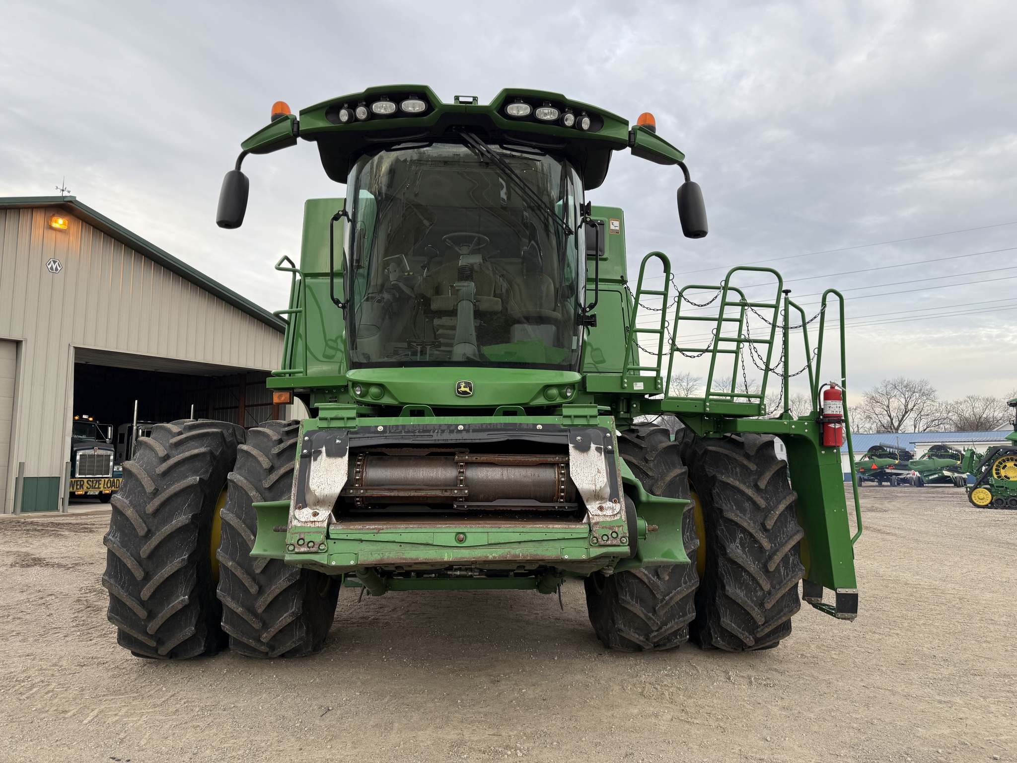  2013 John Deere S680 at Heritage Tractor in Pontiac, IL