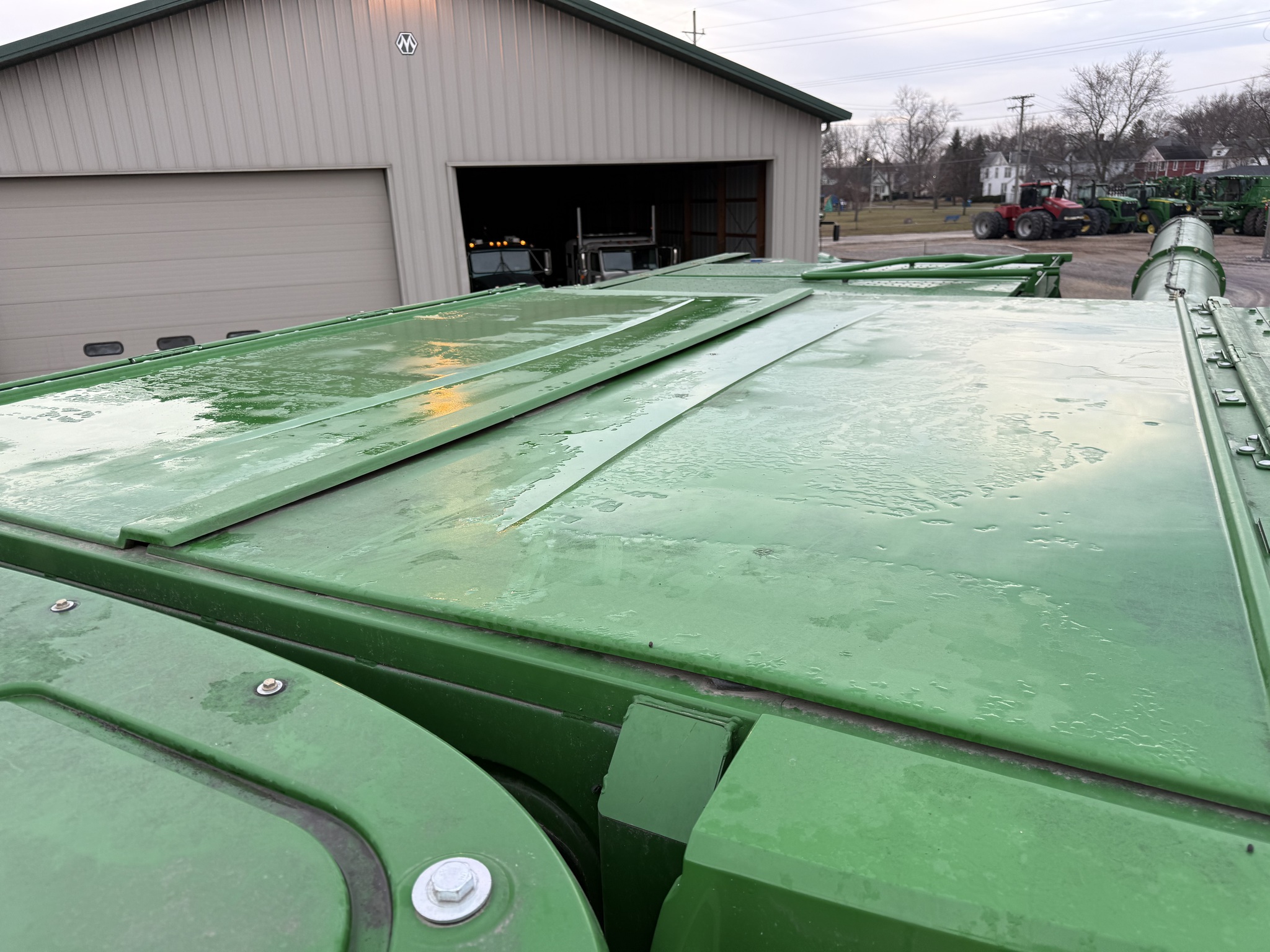  2013 John Deere S680 at Heritage Tractor in Pontiac, IL