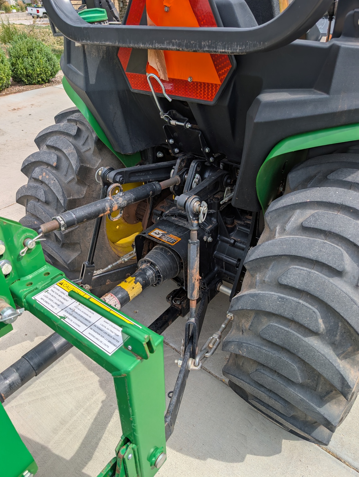 2018 John Deere 3025E Image 9