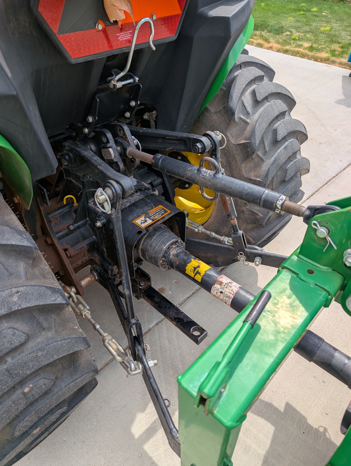 2018 John Deere 3025E Image 10