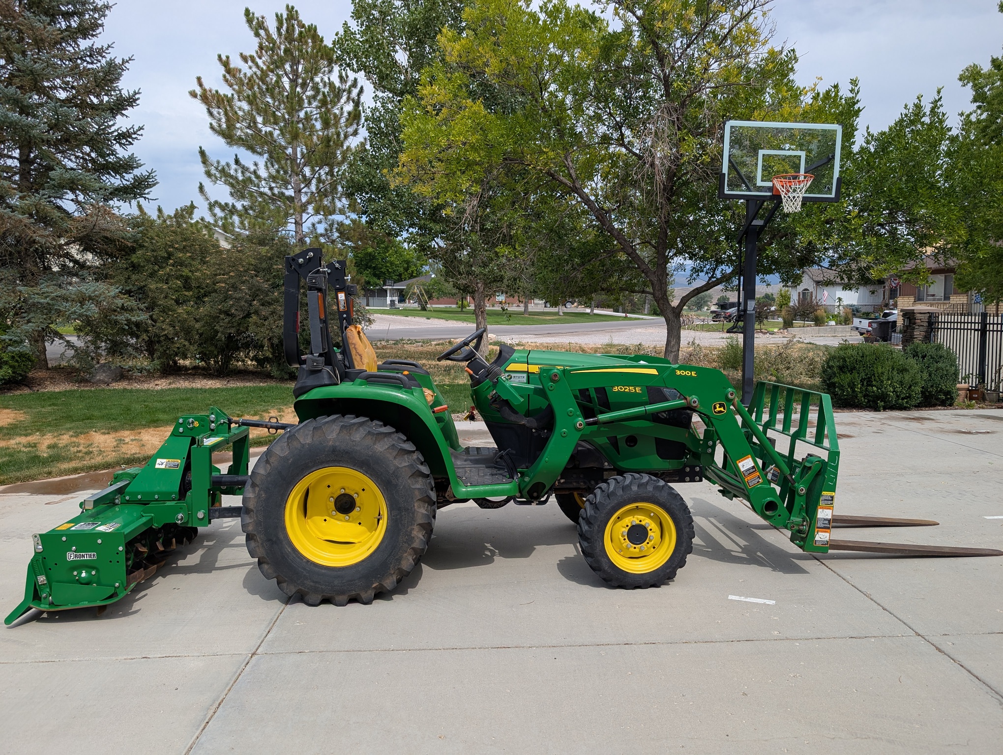 2018 John Deere 3025E Image 6