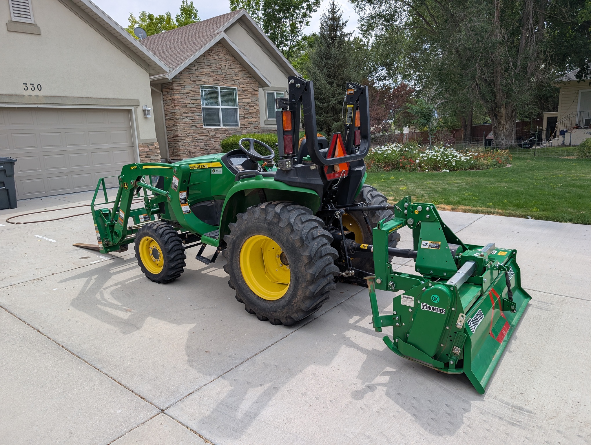 2018 John Deere 3025E Image 3