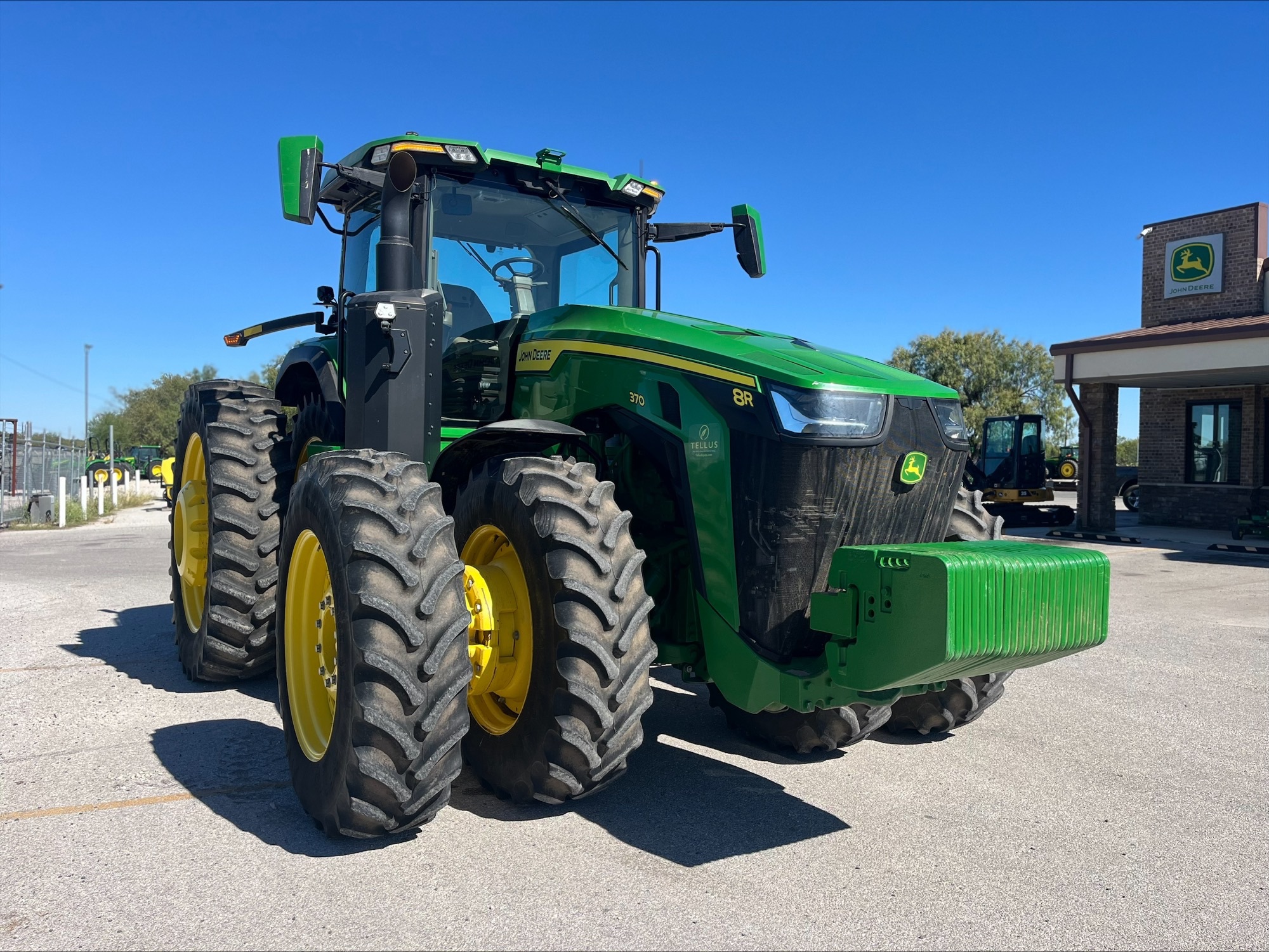 2022 John Deere 8R 370 Image 3