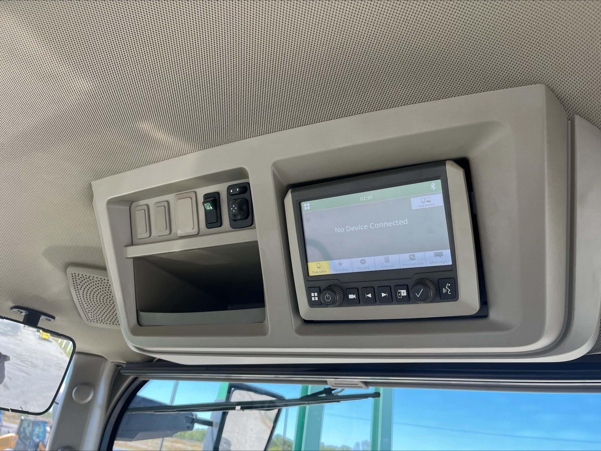 2022 John Deere 8R 370 Image 15