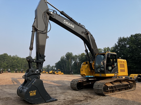 Photo of a 2025 John Deere 345 P