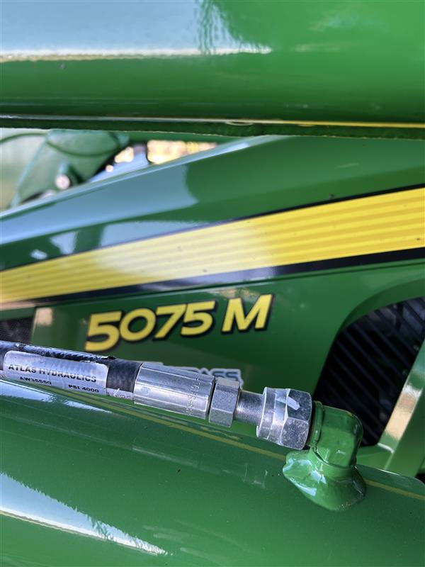 2018 John Deere 5075M Image 10