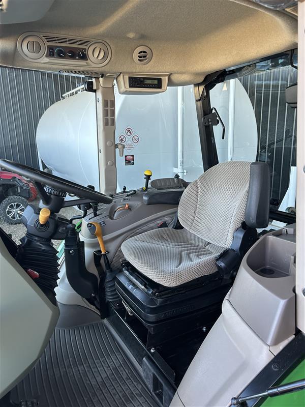 2018 John Deere 5075M Image 17